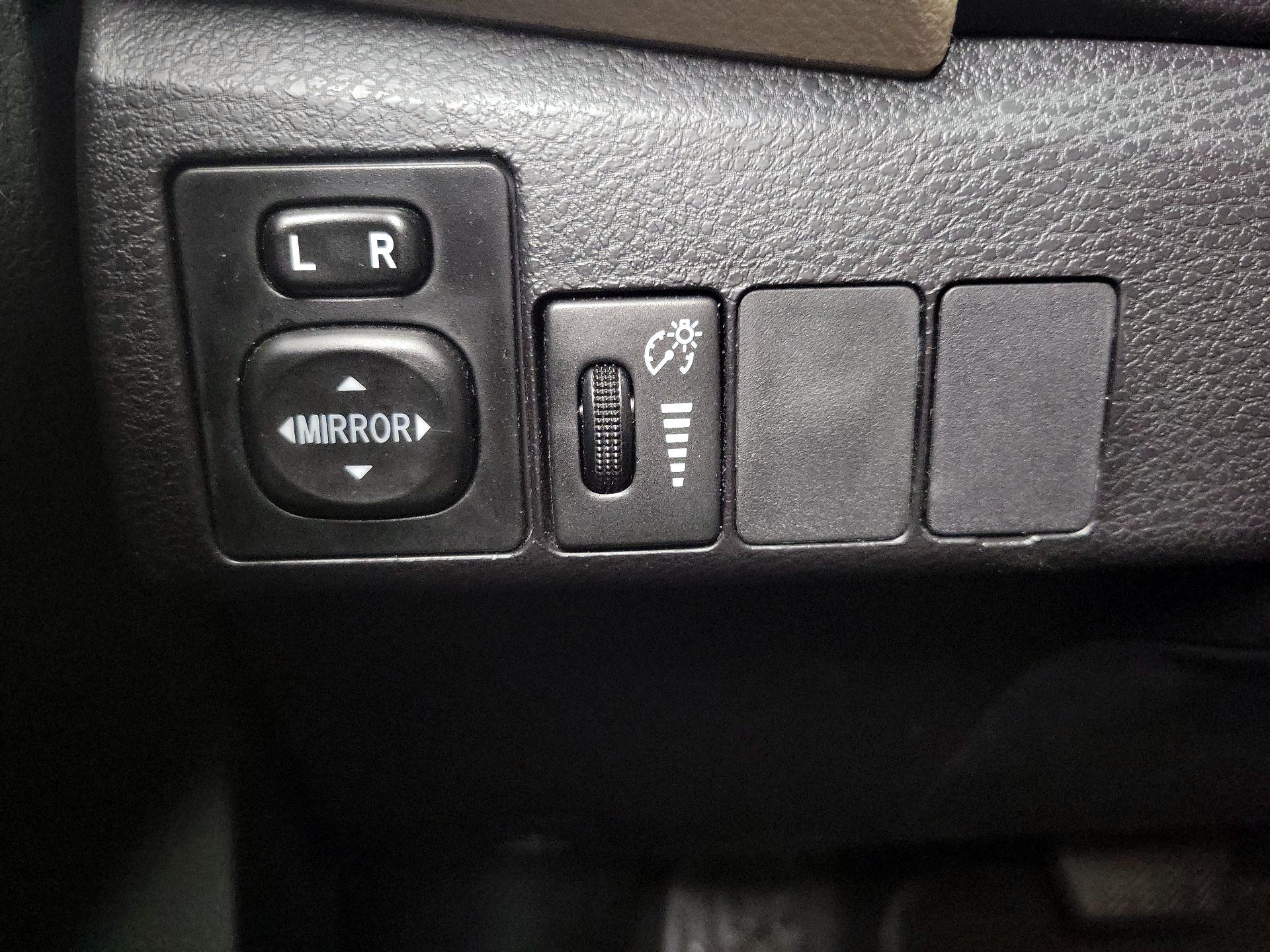 Thumbnail: 2014 Toyota Corolla - 13