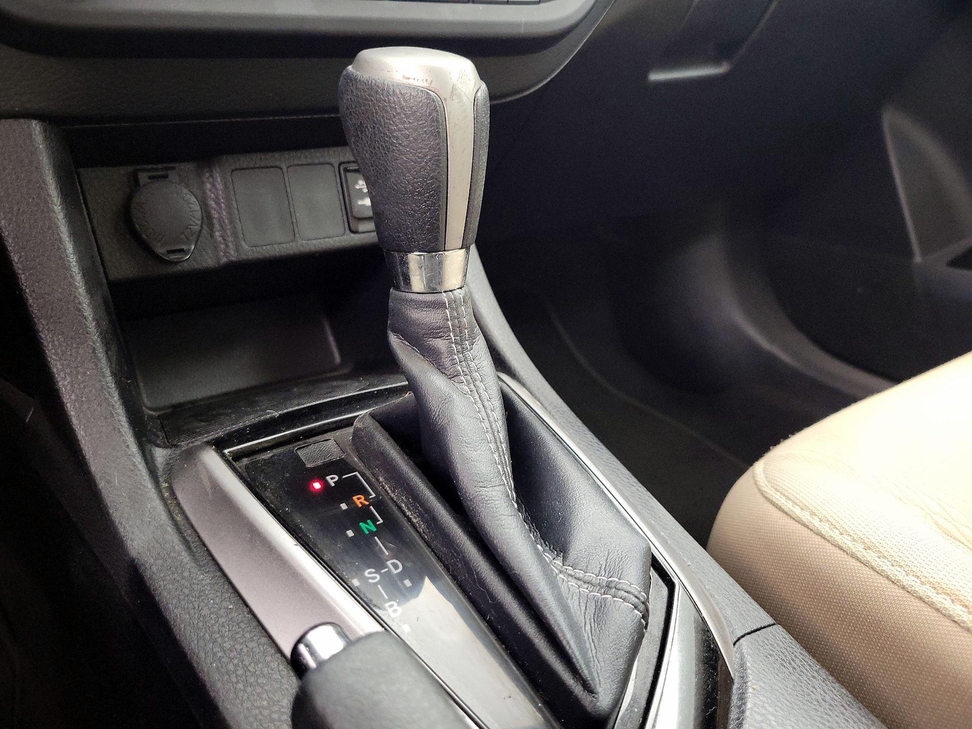 Thumbnail: 2014 Toyota Corolla - 17