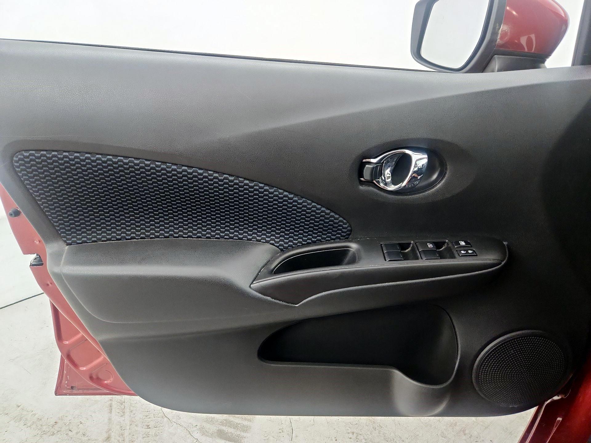 Thumbnail: 2019 Nissan Versa Note - 12
