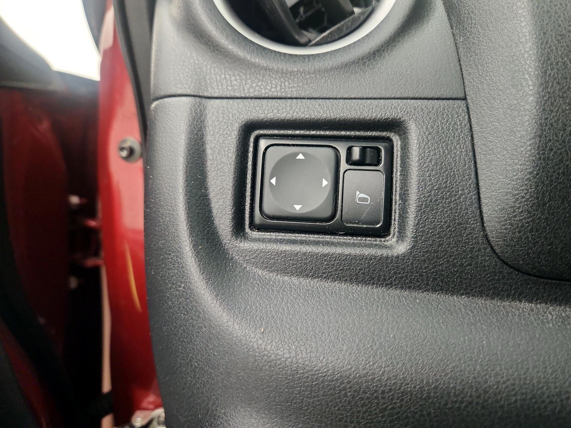 Thumbnail: 2019 Nissan Versa Note - 13