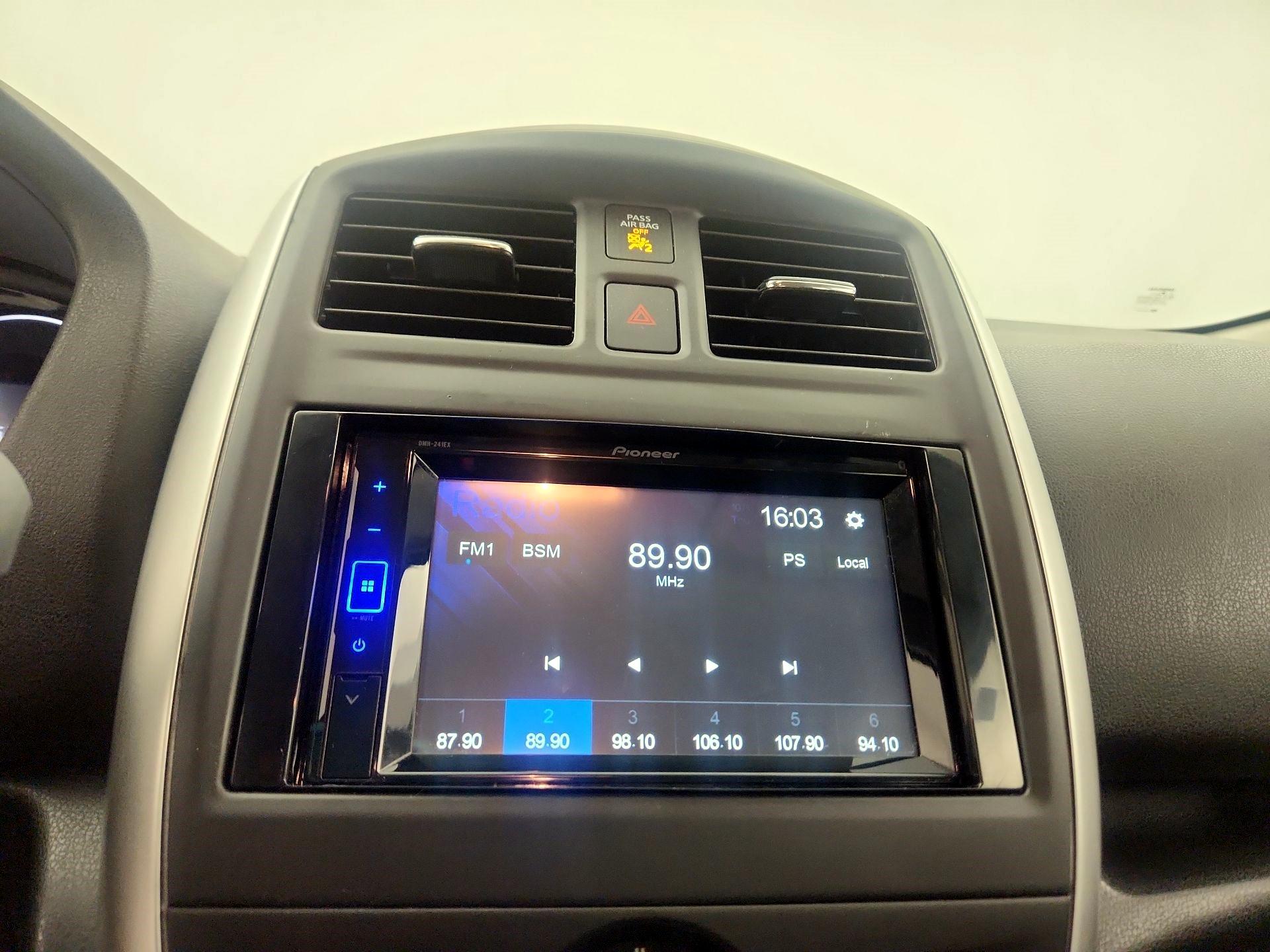 Thumbnail: 2019 Nissan Versa Note - 15