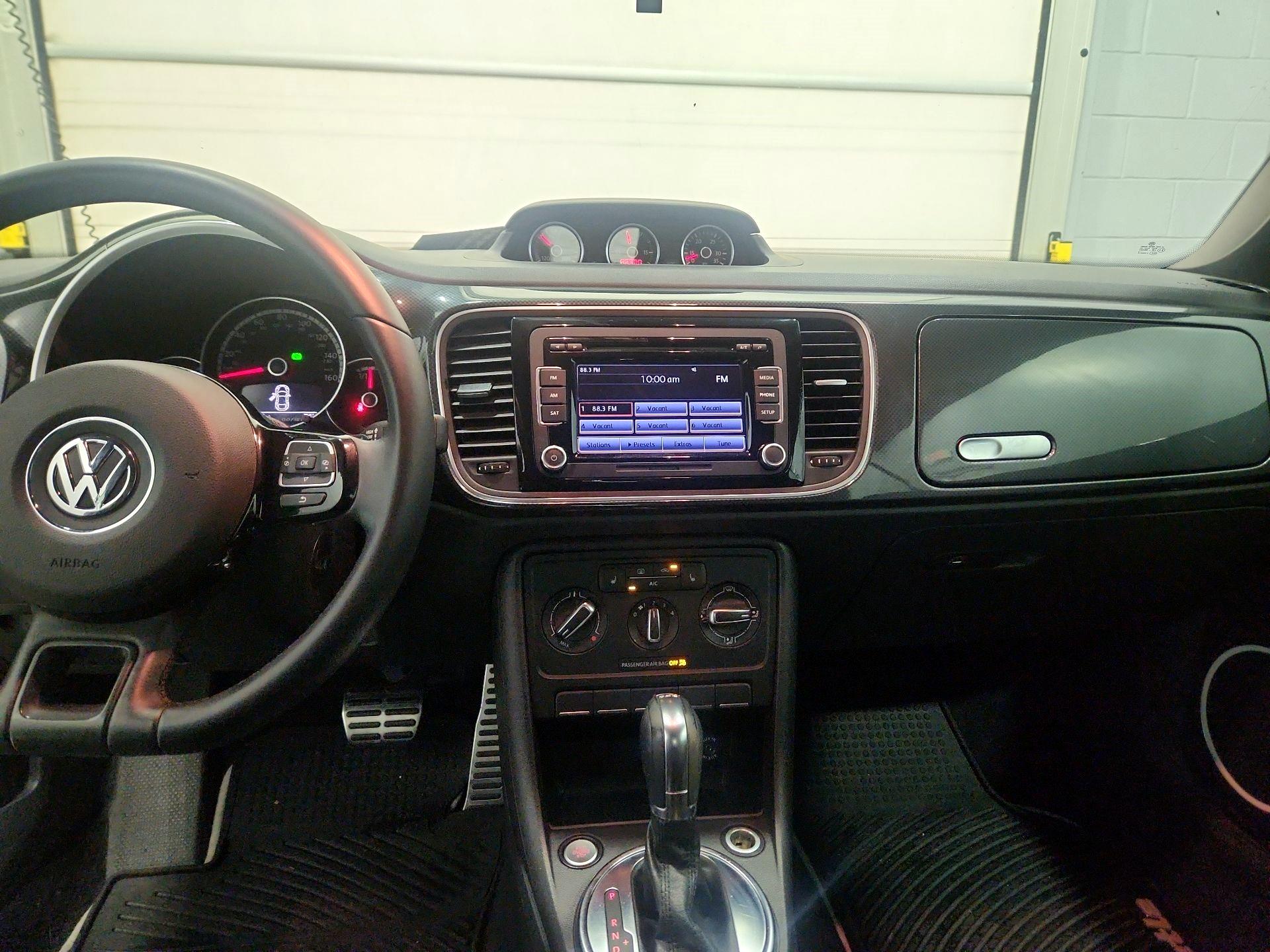 Thumbnail: 2013 Volkswagen Beetle - 9