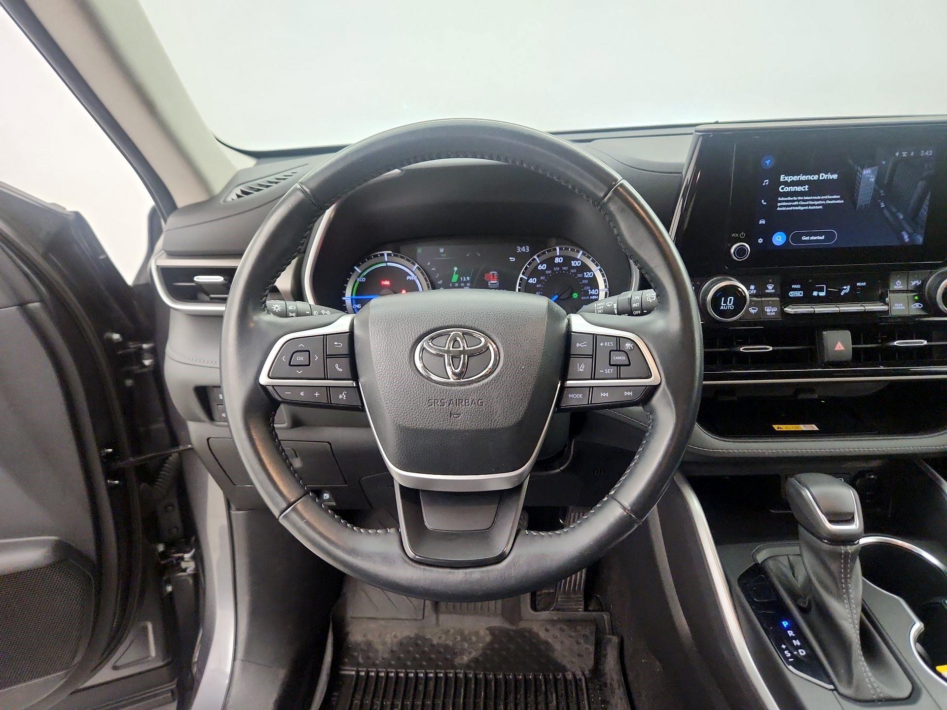 Thumbnail: 2023 Toyota Highlander - 10