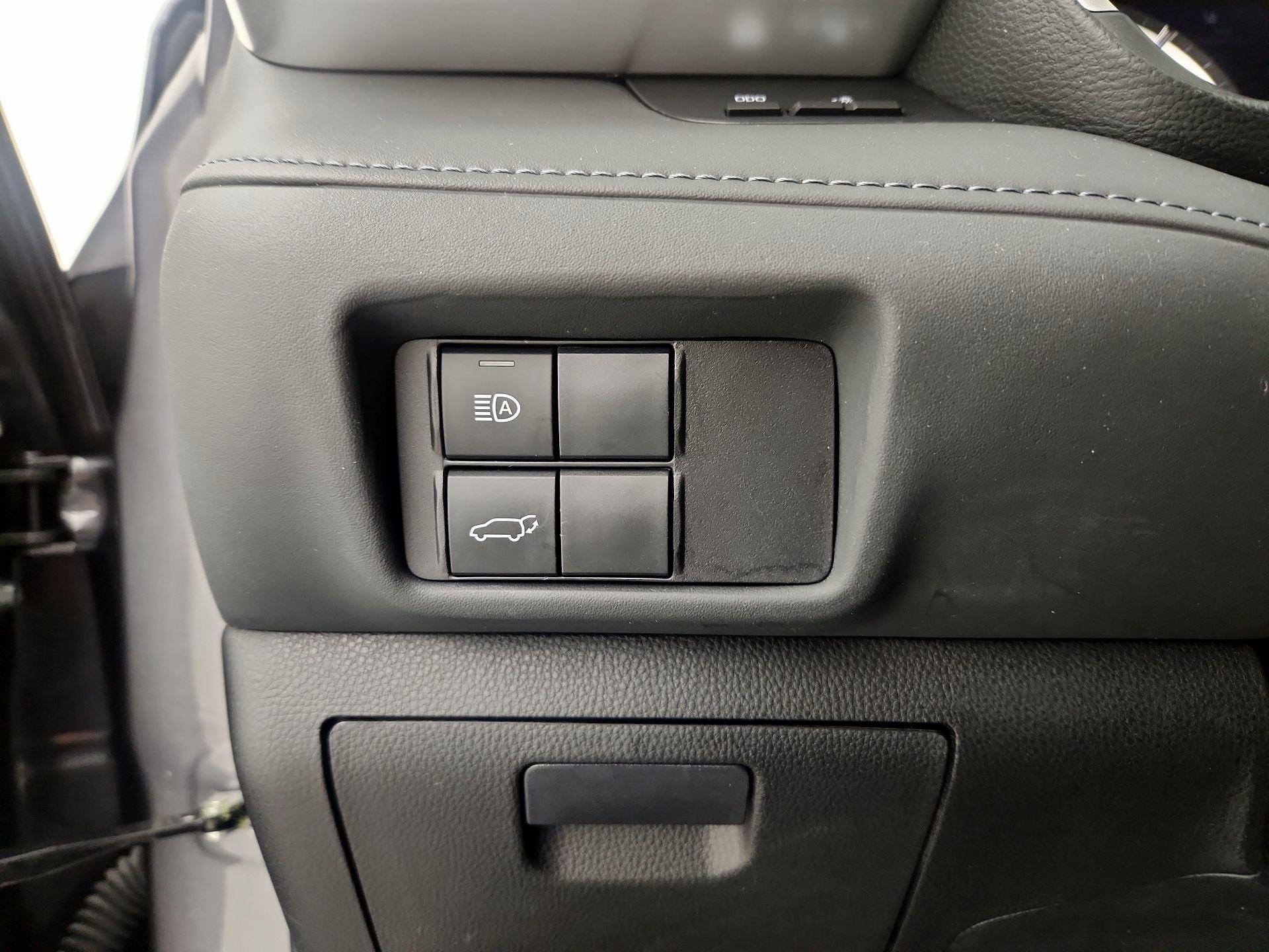 Thumbnail: 2023 Toyota Highlander - 13