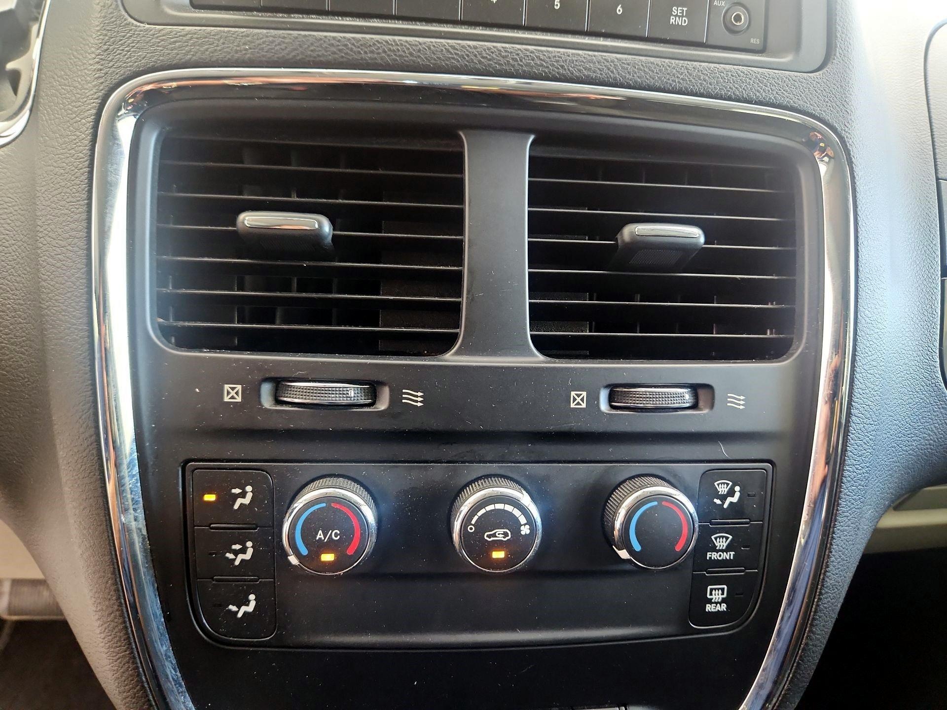 Thumbnail: 2016 Dodge Grand Caravan - 16