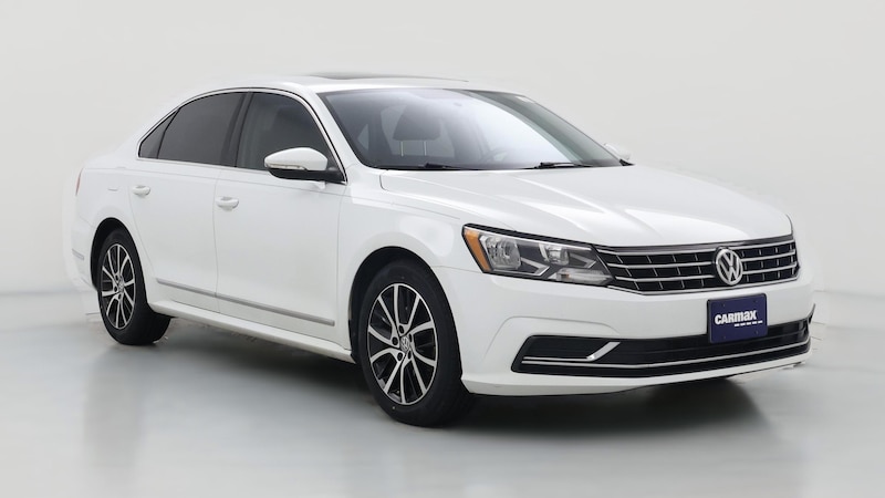 2017 Volkswagen Passat SE Hero Image