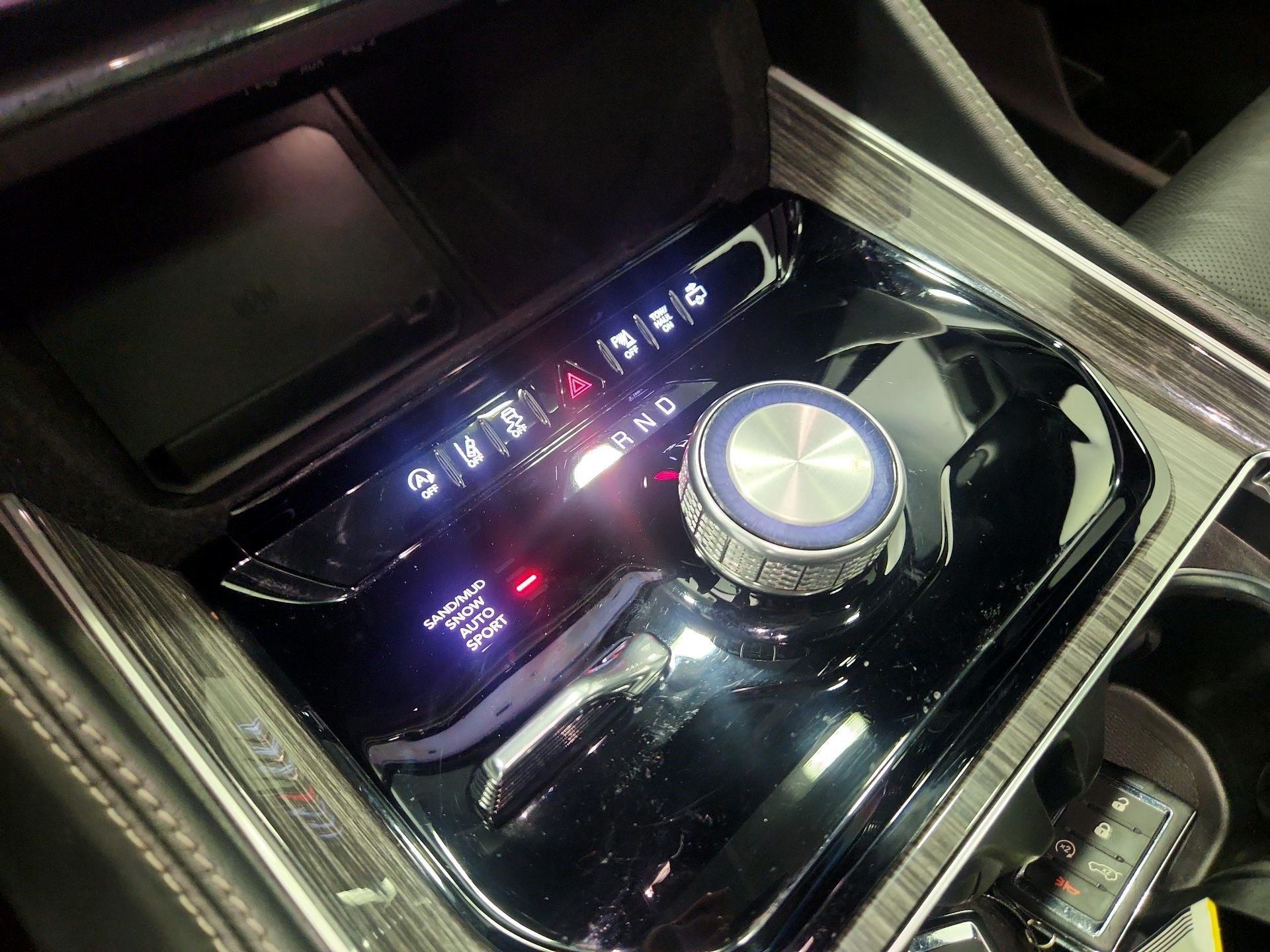 Thumbnail: 2022 Jeep Wagoneer - 18