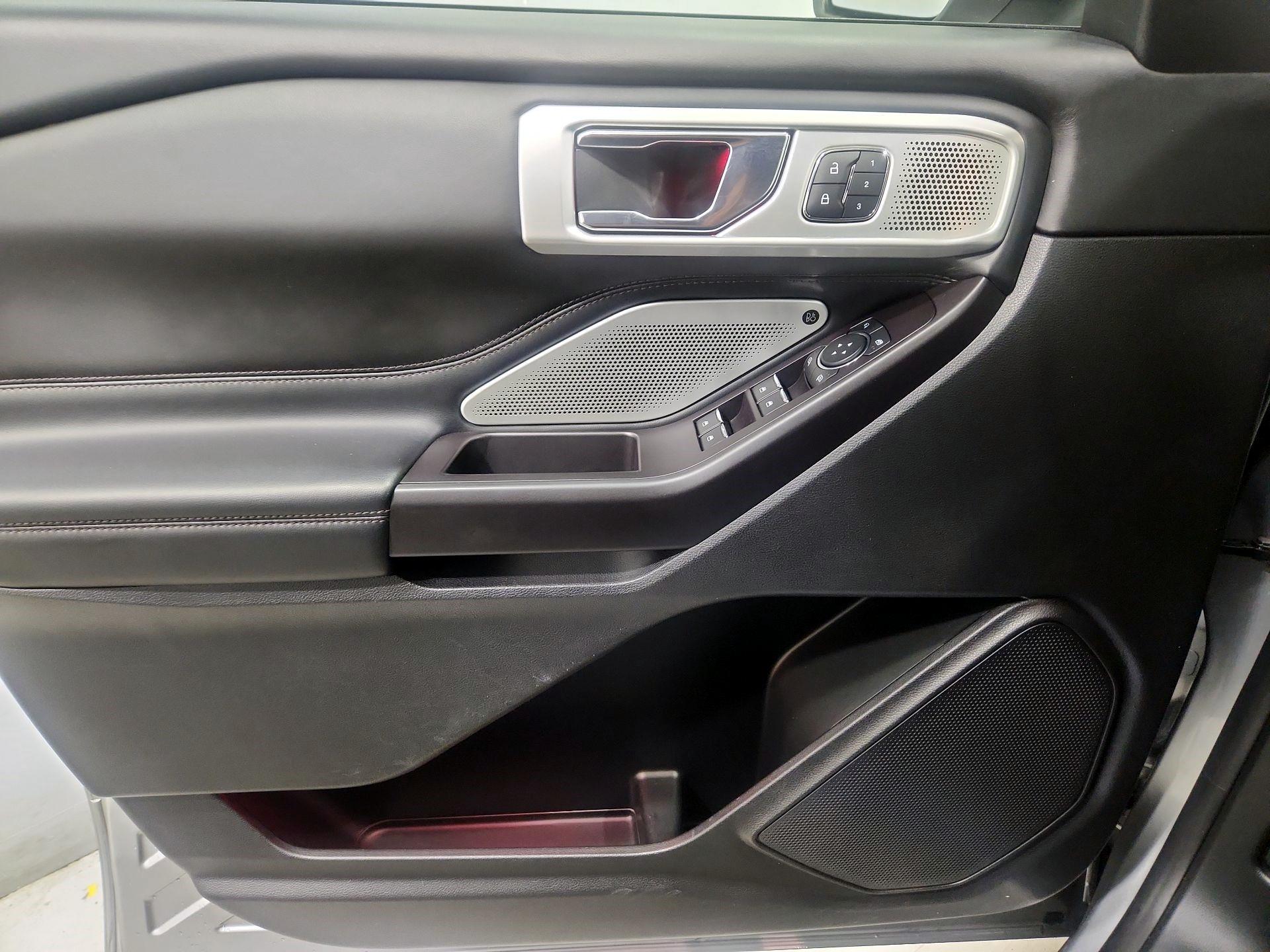 Thumbnail: 2020 Ford Explorer - 12