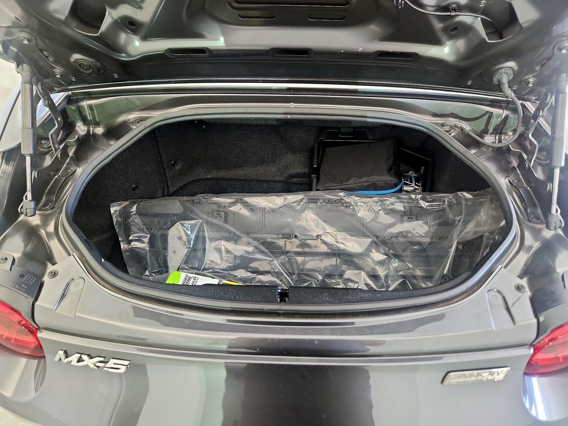 Thumbnail: 2019 Mazda MX-5 Miata - 18