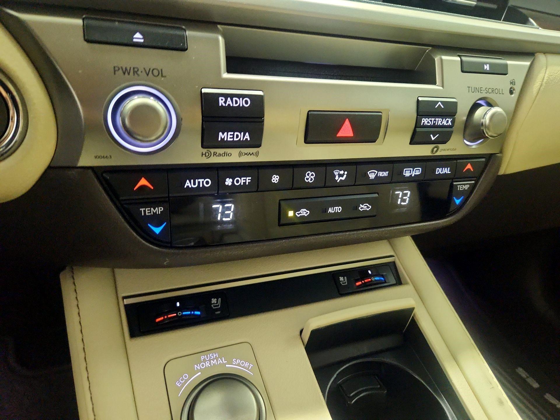 Thumbnail: 2017 Lexus ES - 16