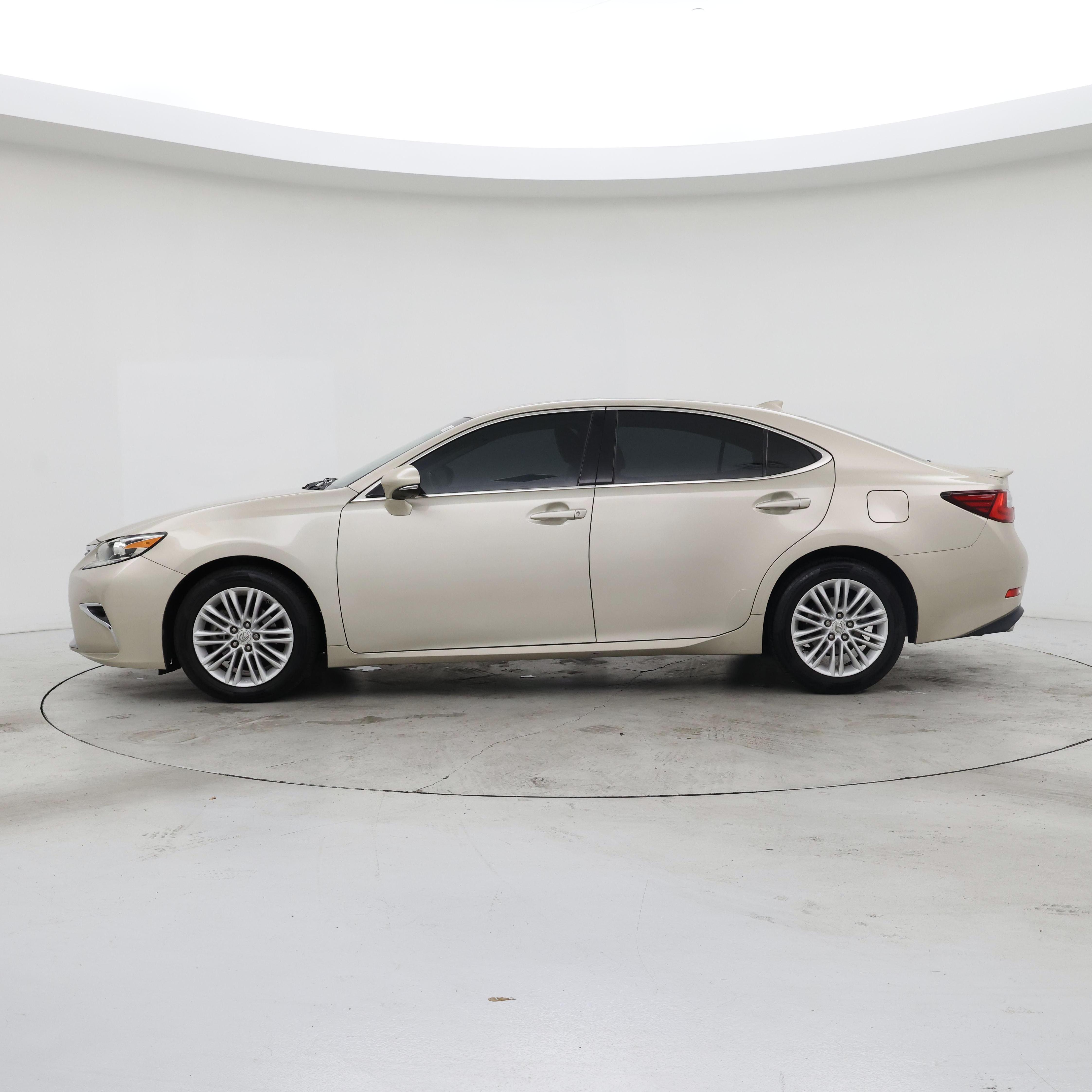 Thumbnail: 2017 Lexus ES - 3