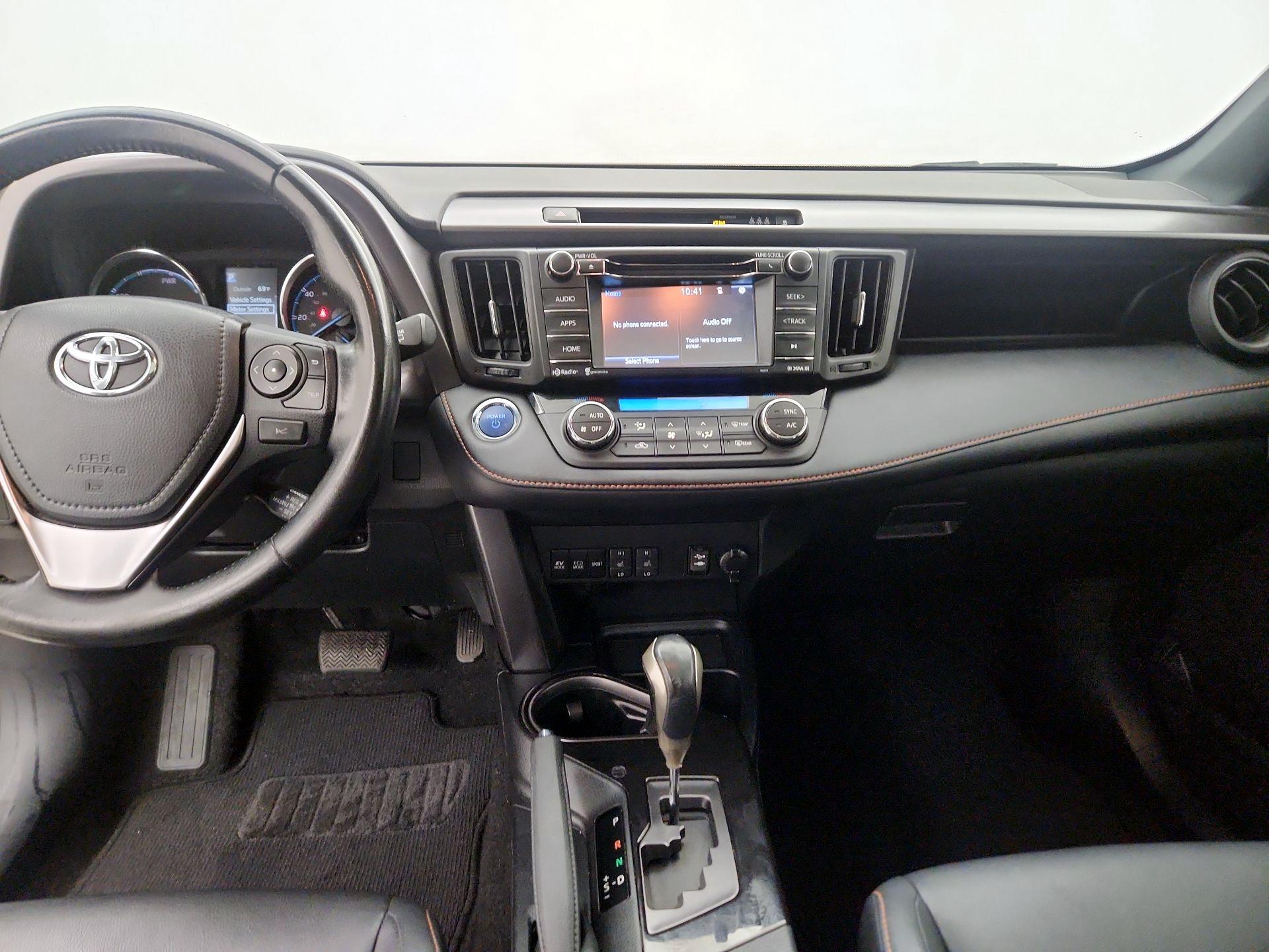 Thumbnail: 2017 Toyota RAV4 - 9