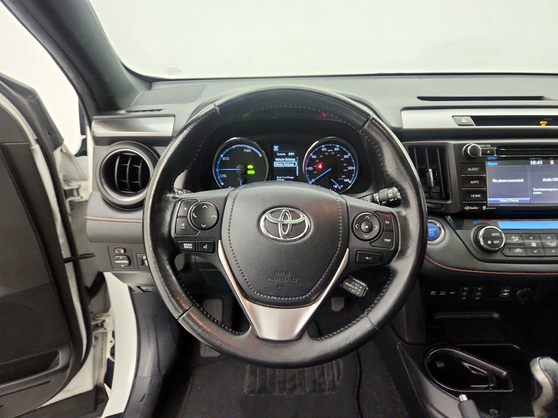 Thumbnail: 2017 Toyota RAV4 - 10