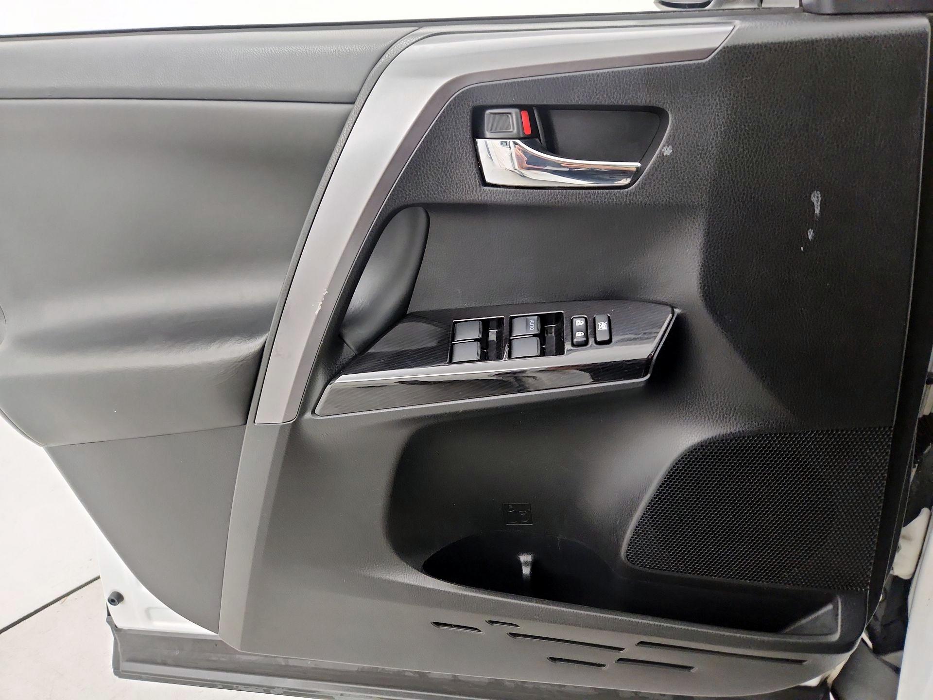 Thumbnail: 2017 Toyota RAV4 - 12