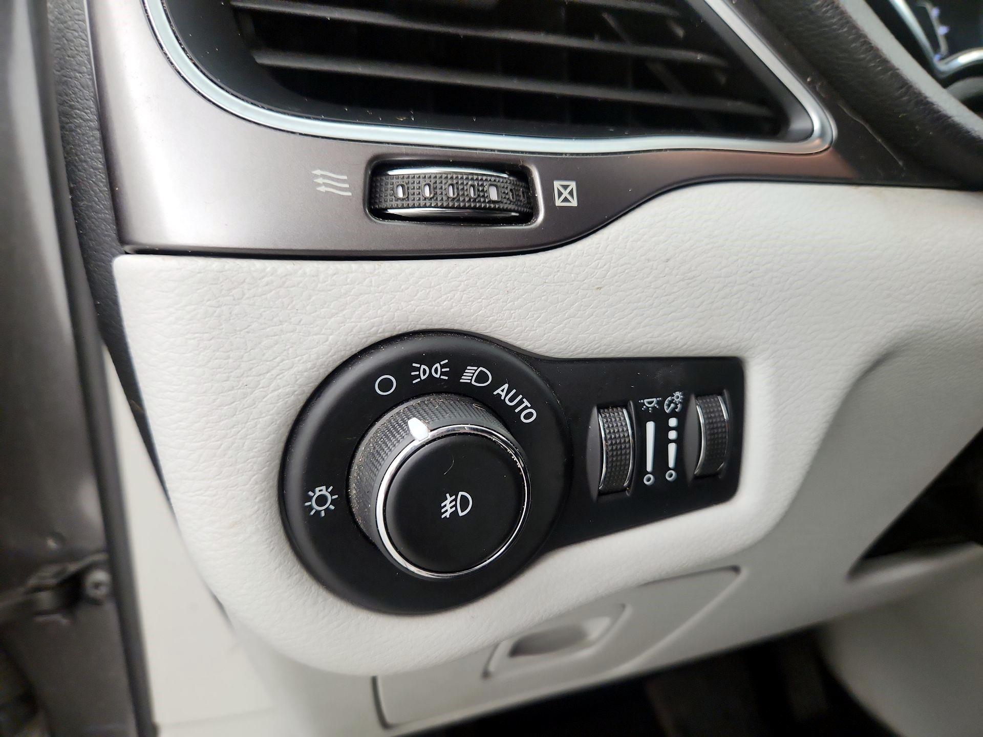 Thumbnail: 2020 Jeep Cherokee - 13