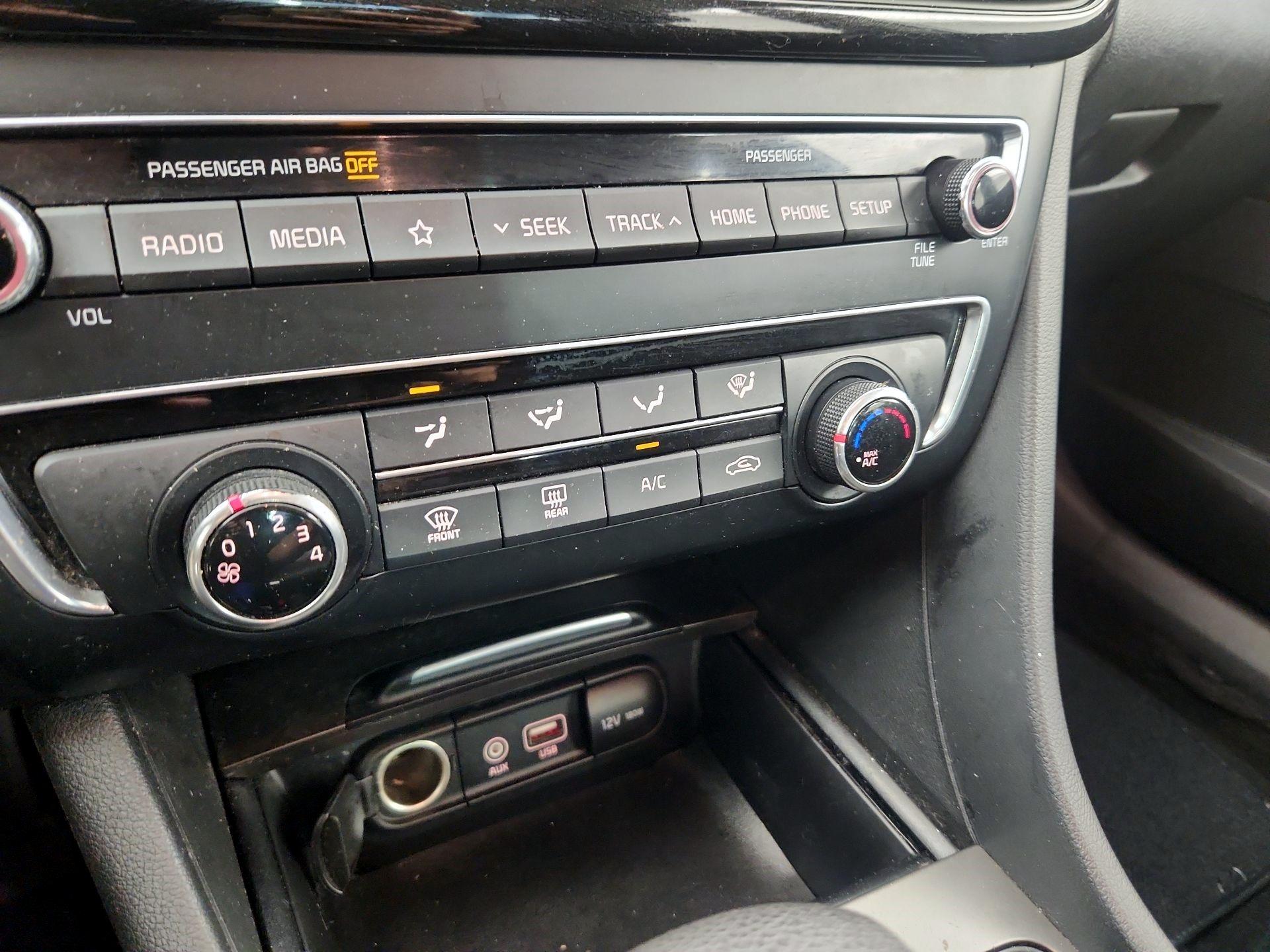 Thumbnail: 2019 Kia Optima - 16