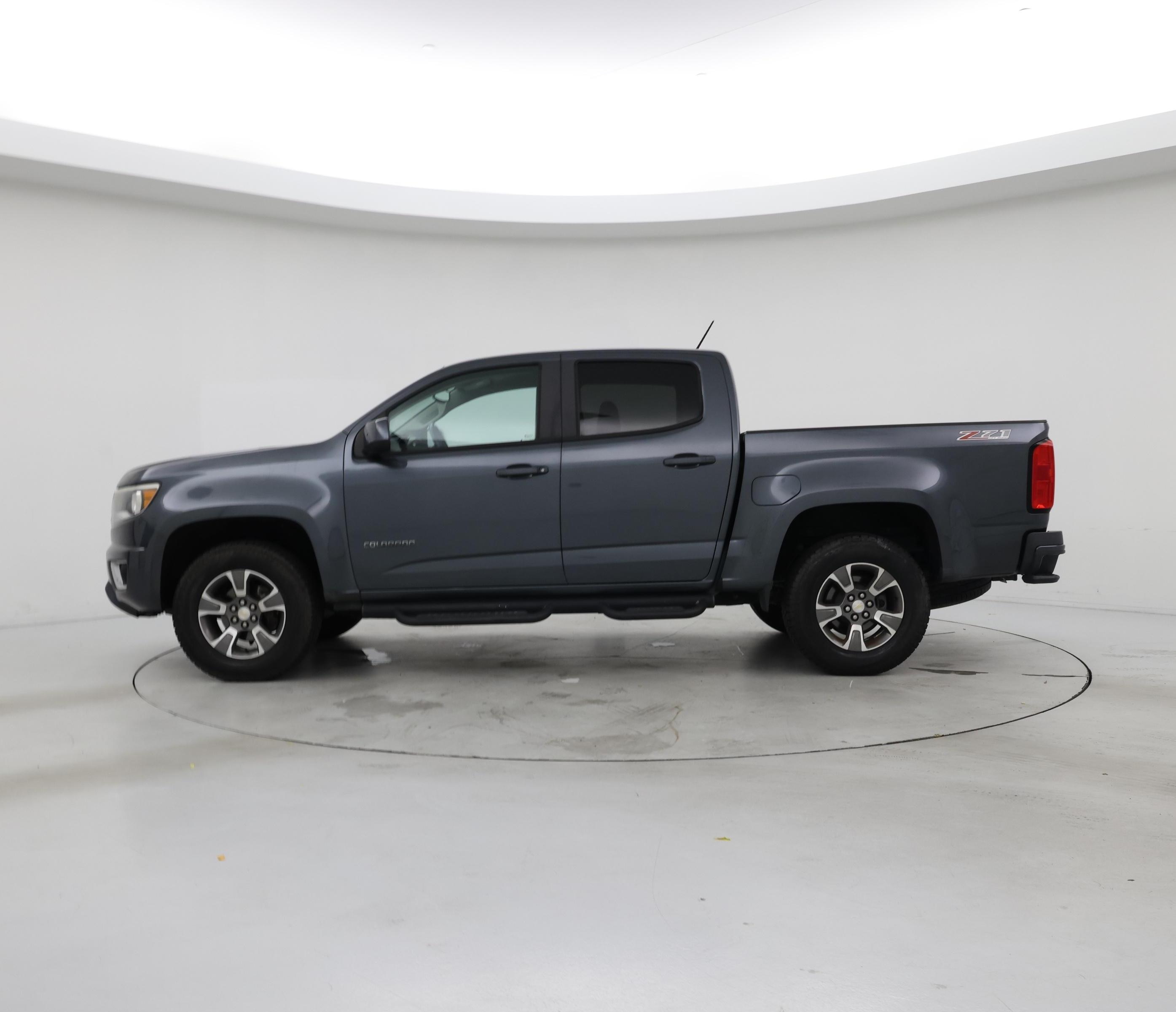 Thumbnail: 2015 Chevrolet Colorado - 3