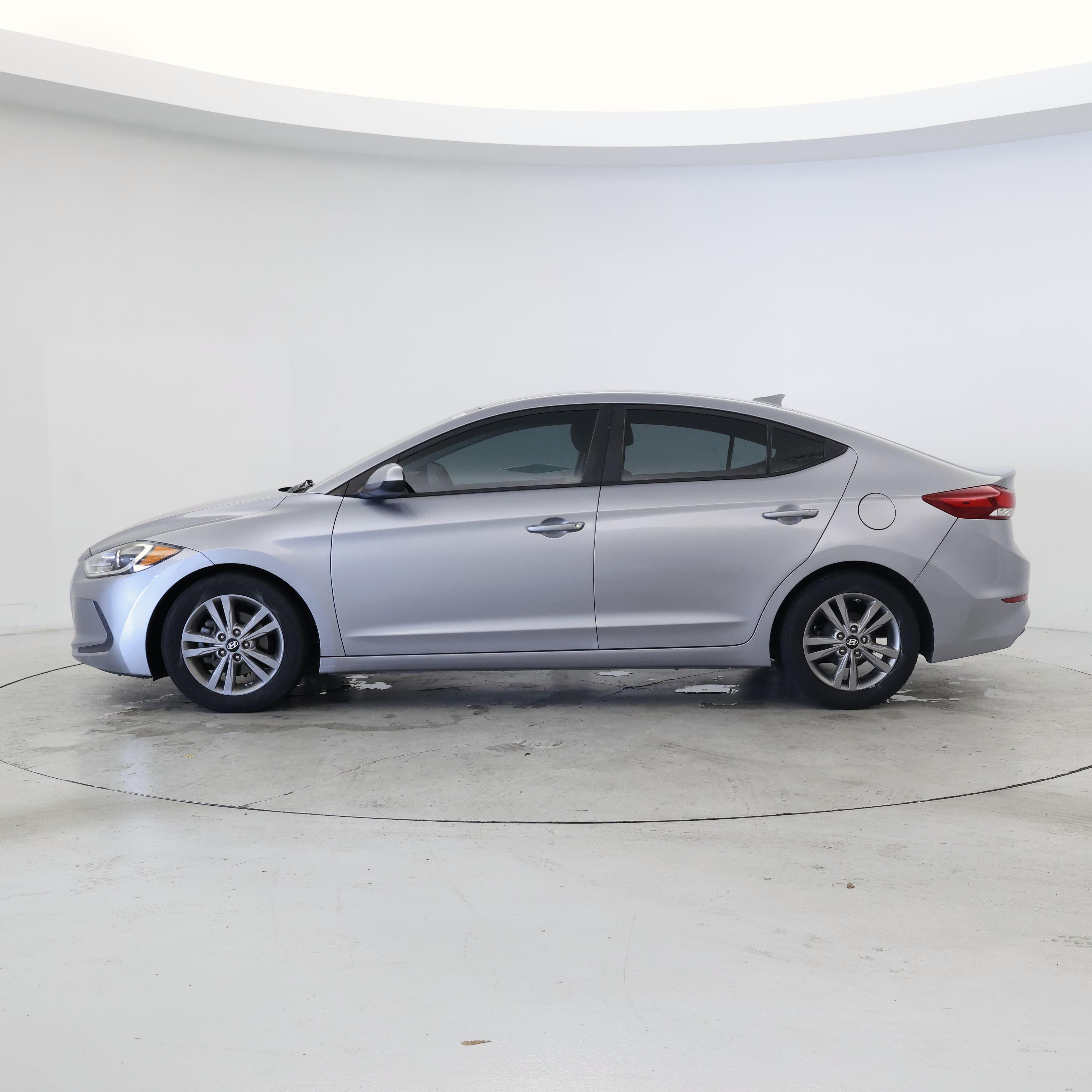 Thumbnail: 2017 Hyundai Elantra - 3