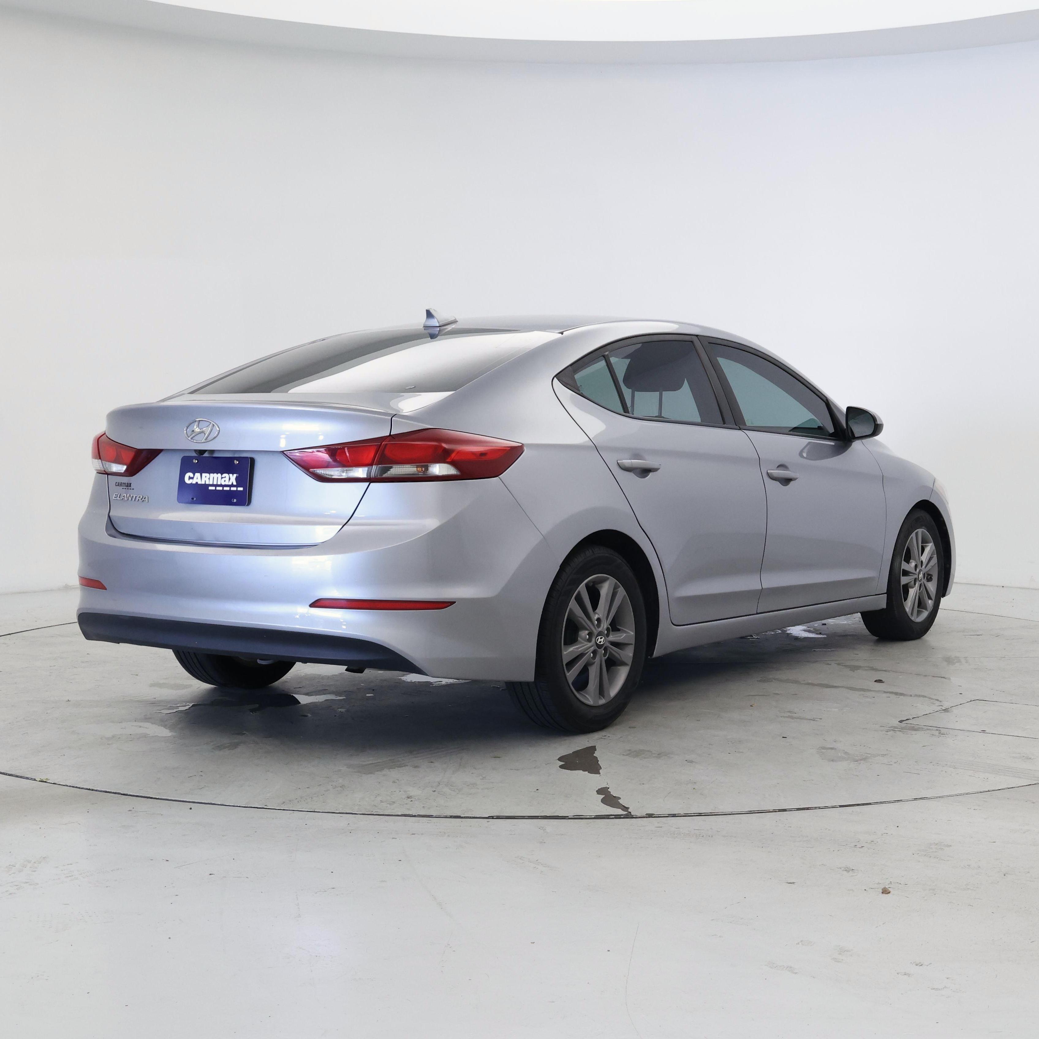 Thumbnail: 2017 Hyundai Elantra - 8
