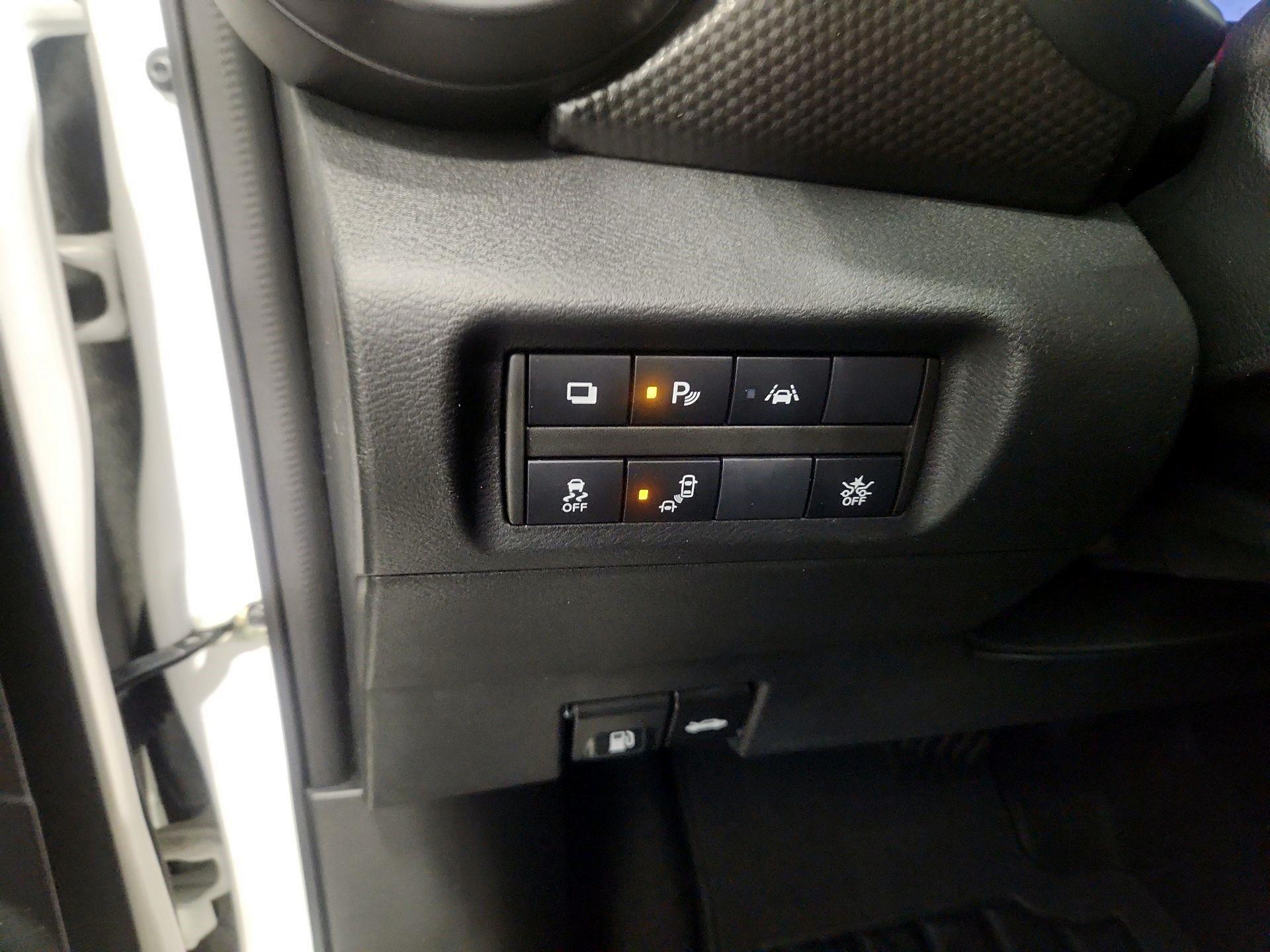 Thumbnail: 2020 Nissan Kicks - 13