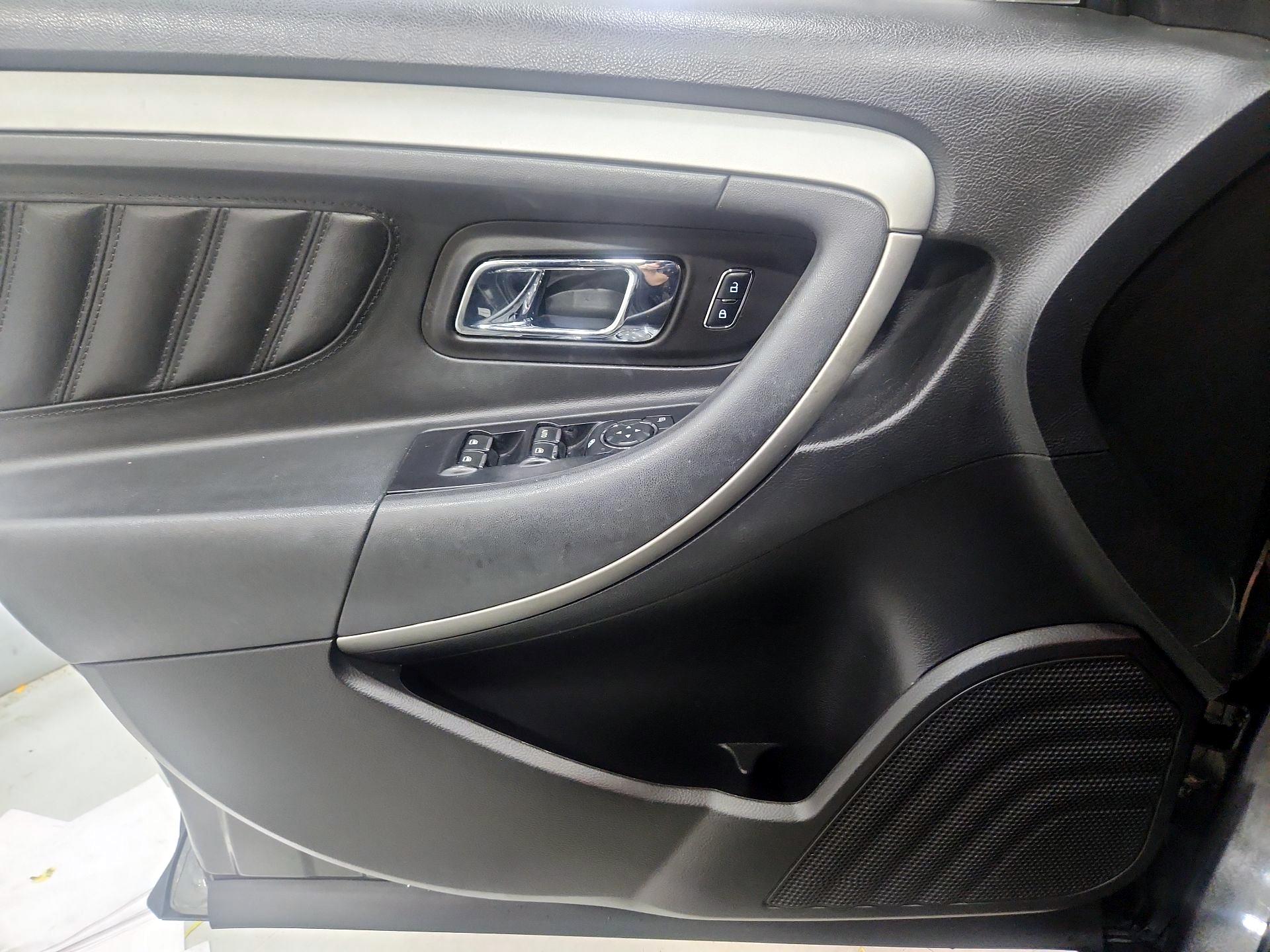 Thumbnail: 2015 Ford Taurus - 12