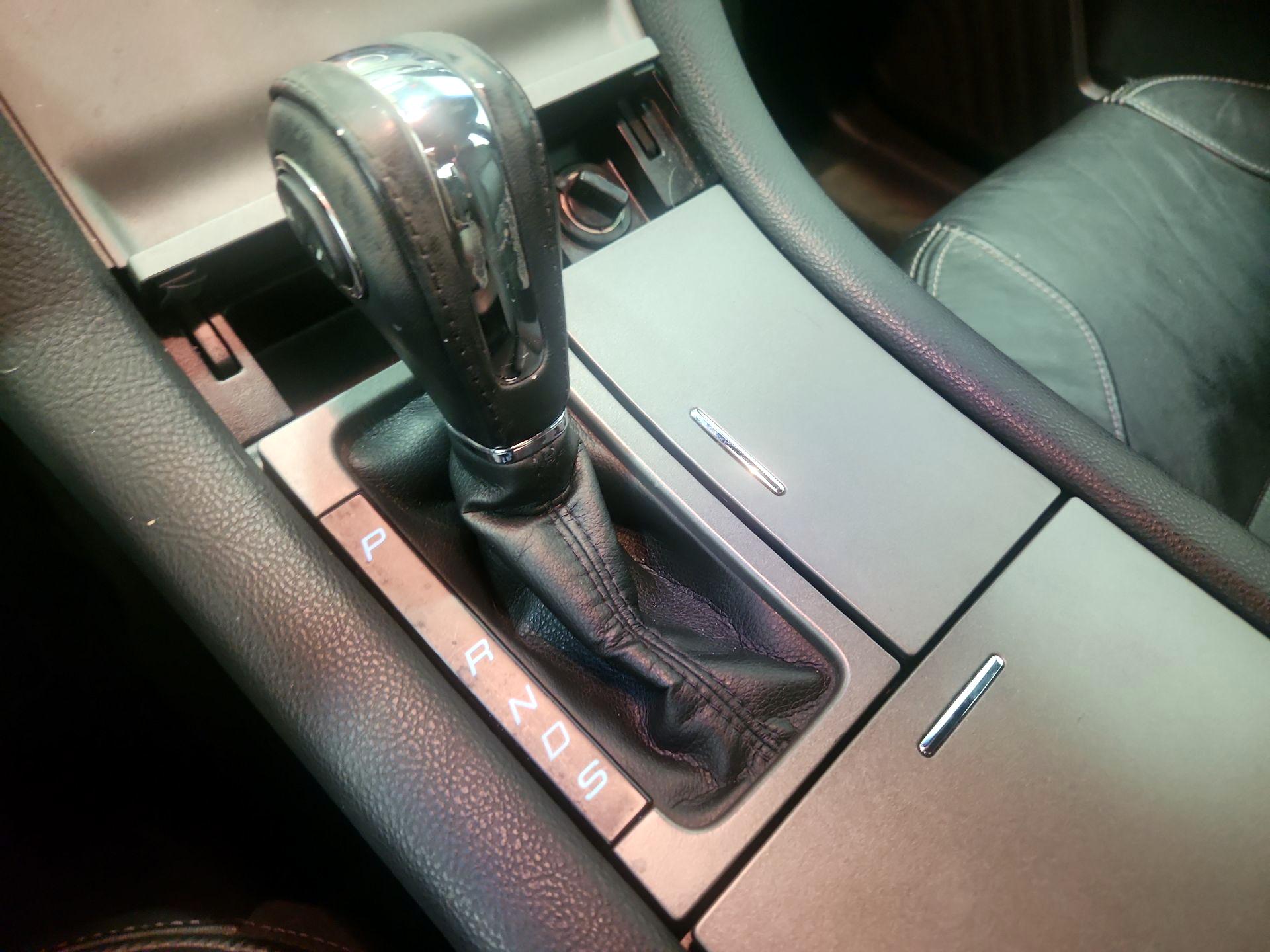 Thumbnail: 2015 Ford Taurus - 16