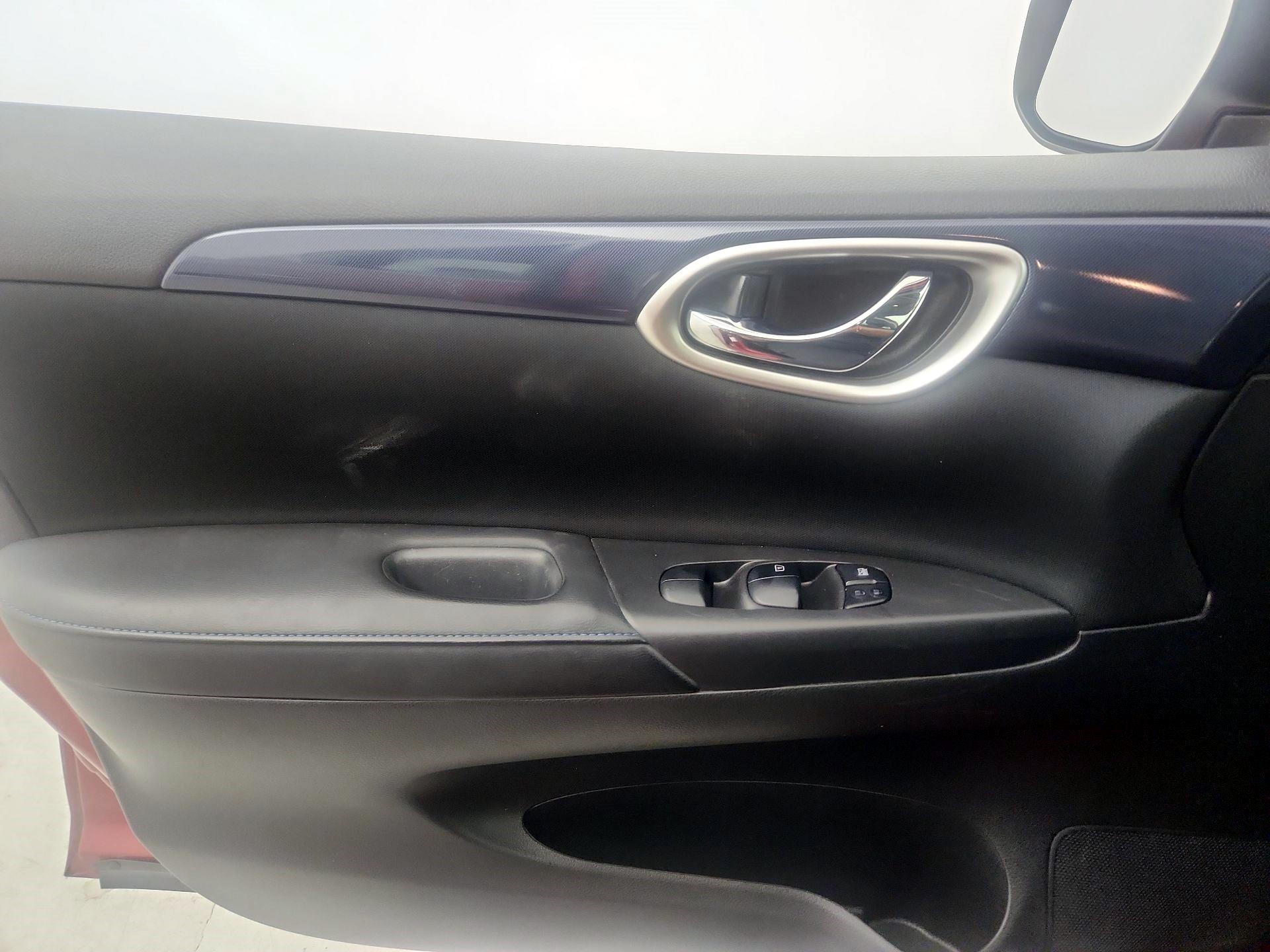 Thumbnail: 2019 Nissan Sentra - 12