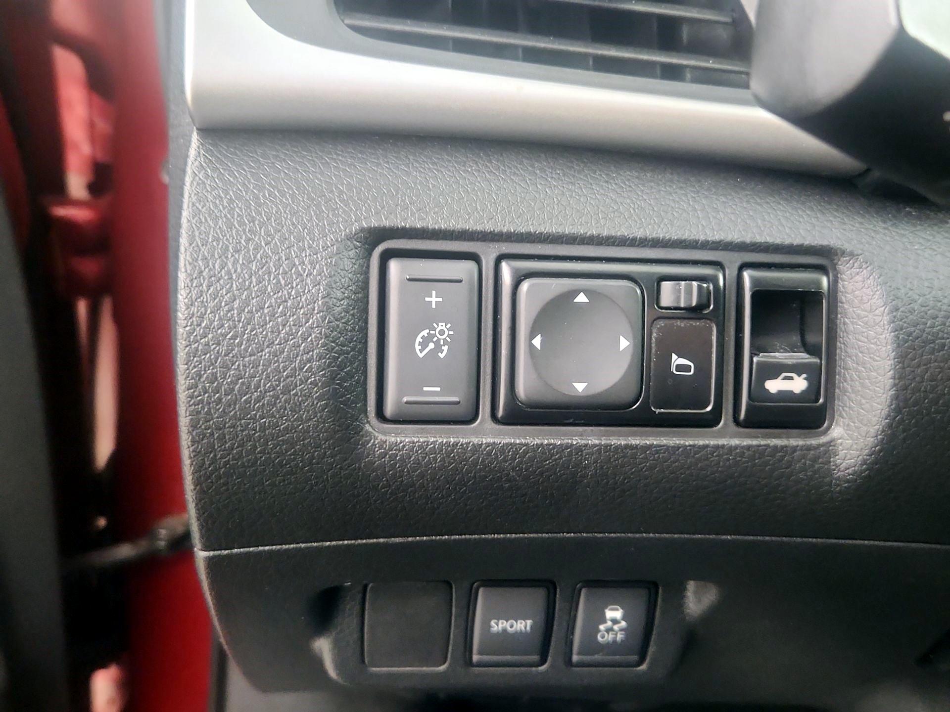 Thumbnail: 2019 Nissan Sentra - 13