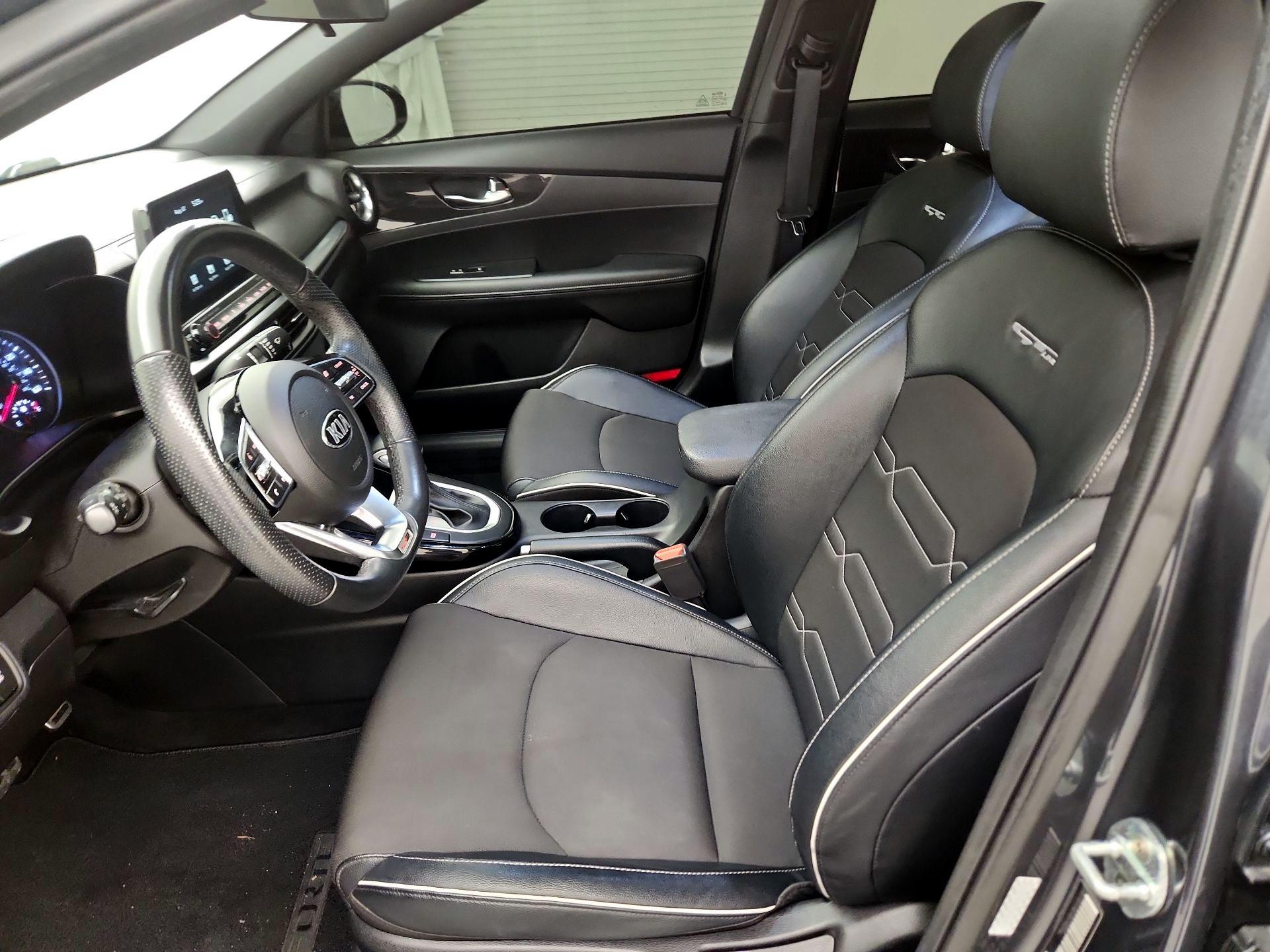 Thumbnail: 2020 Kia Forte - 11