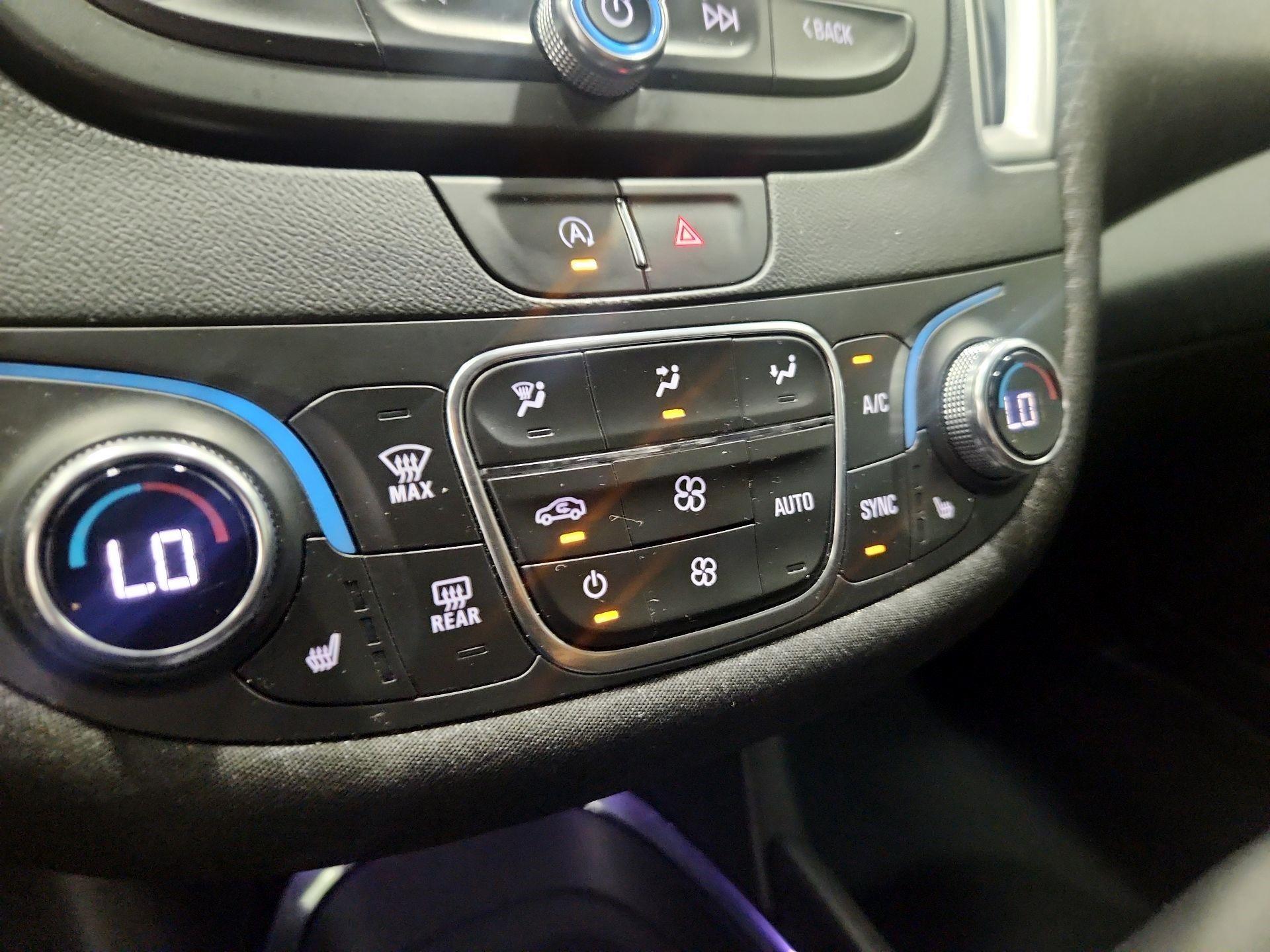 Thumbnail: 2022 Chevrolet Malibu - 16