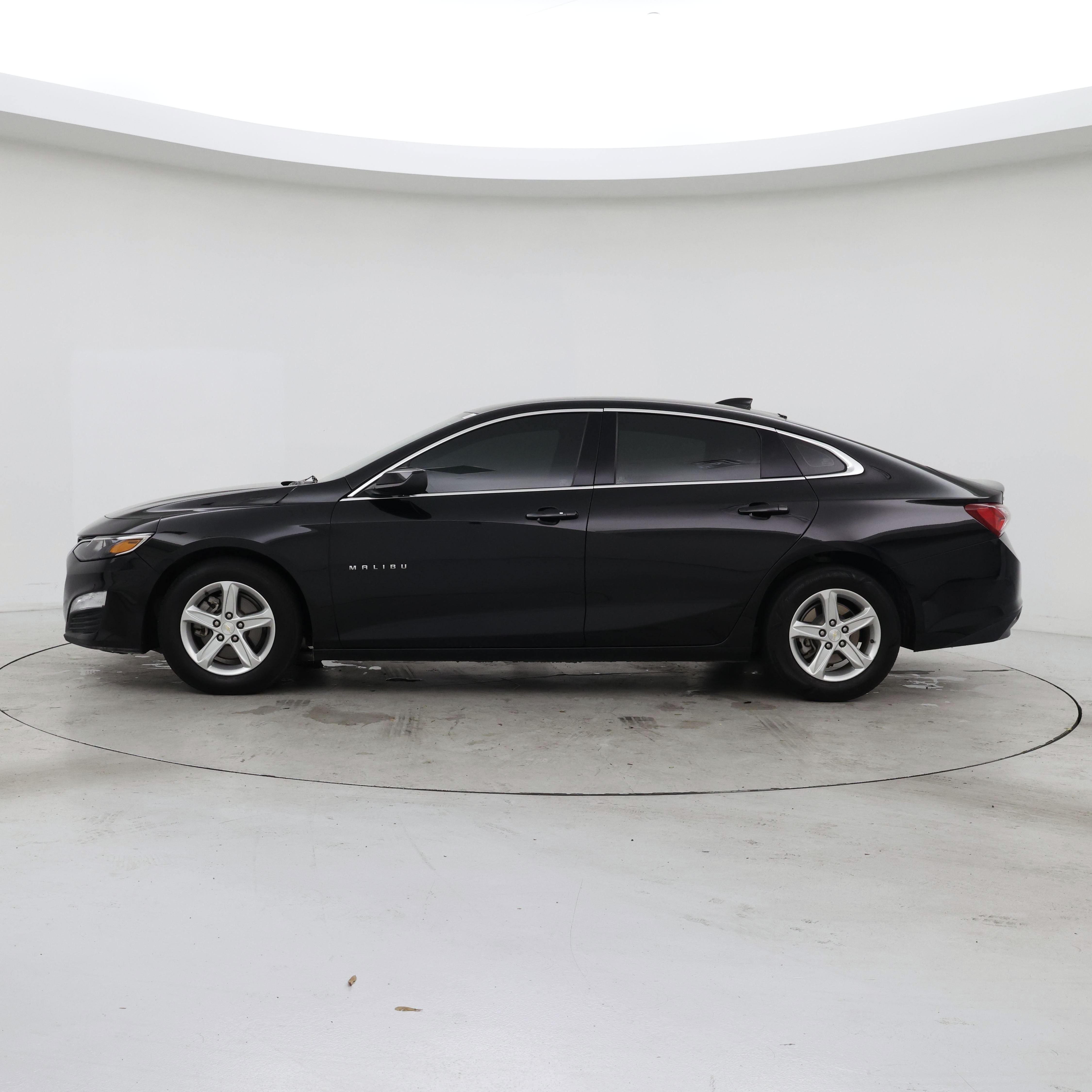 Thumbnail: 2022 Chevrolet Malibu - 3