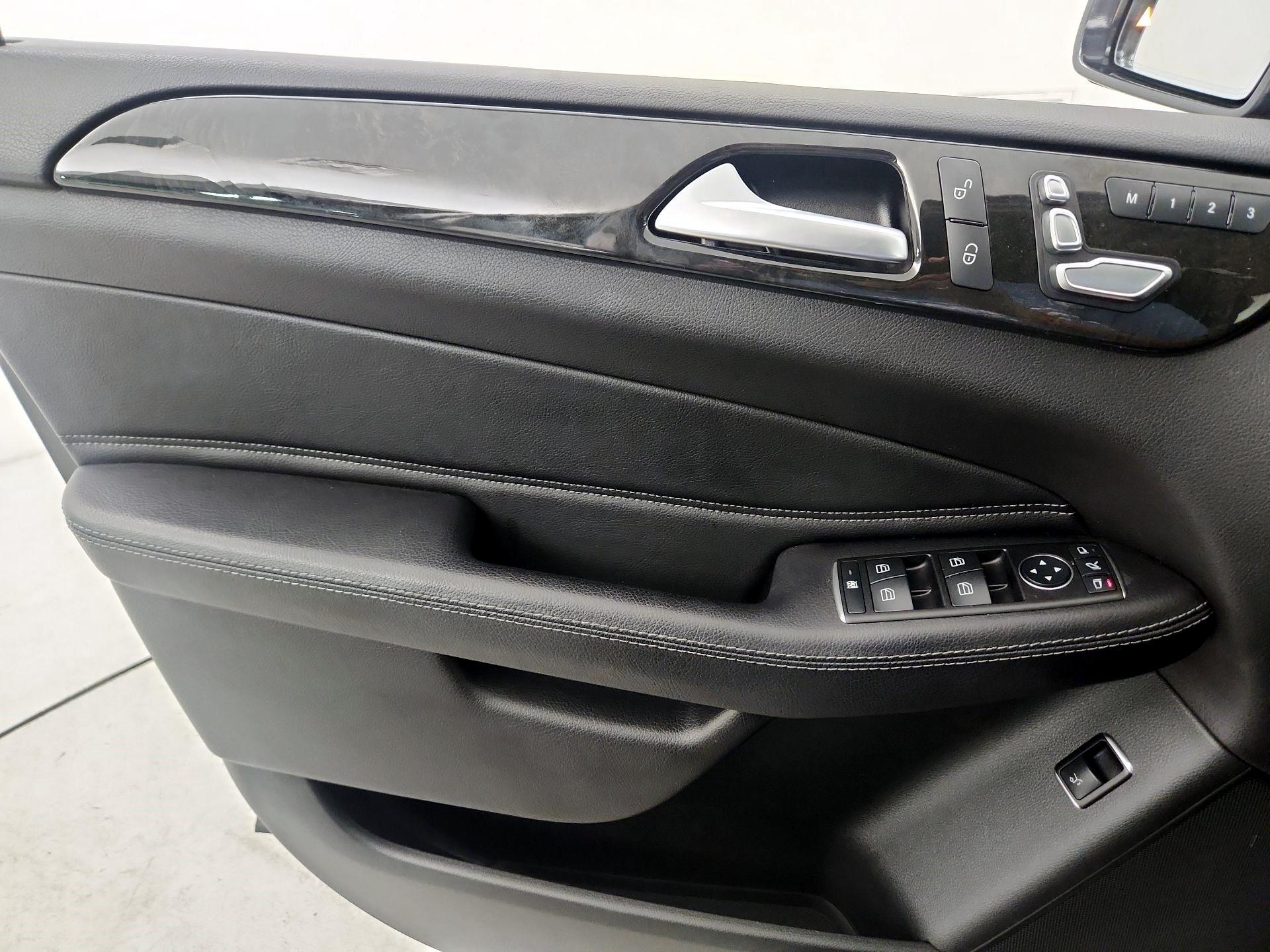 Thumbnail: 2016 Mercedes-Benz GLE - 12