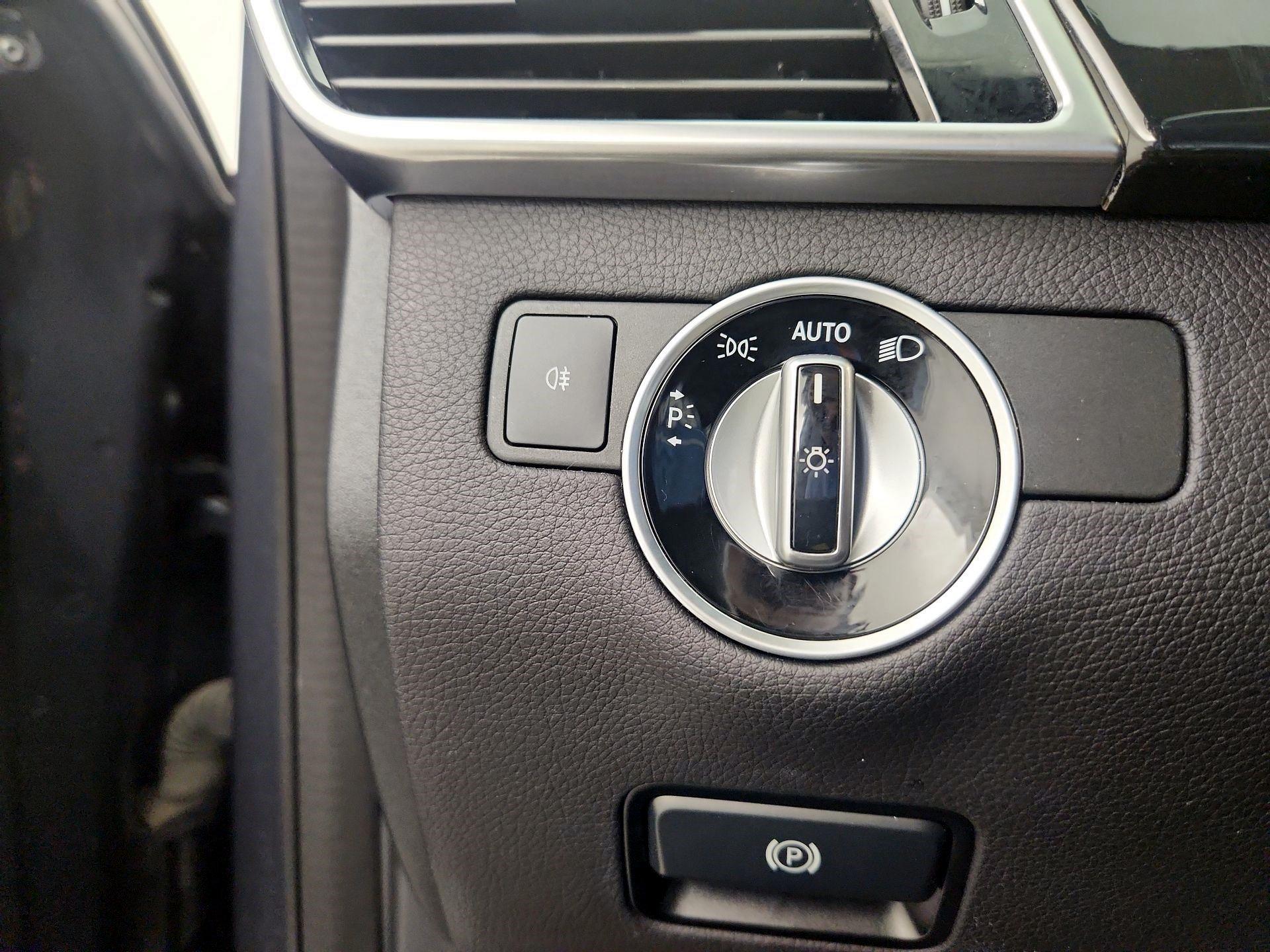 Thumbnail: 2016 Mercedes-Benz GLE - 13