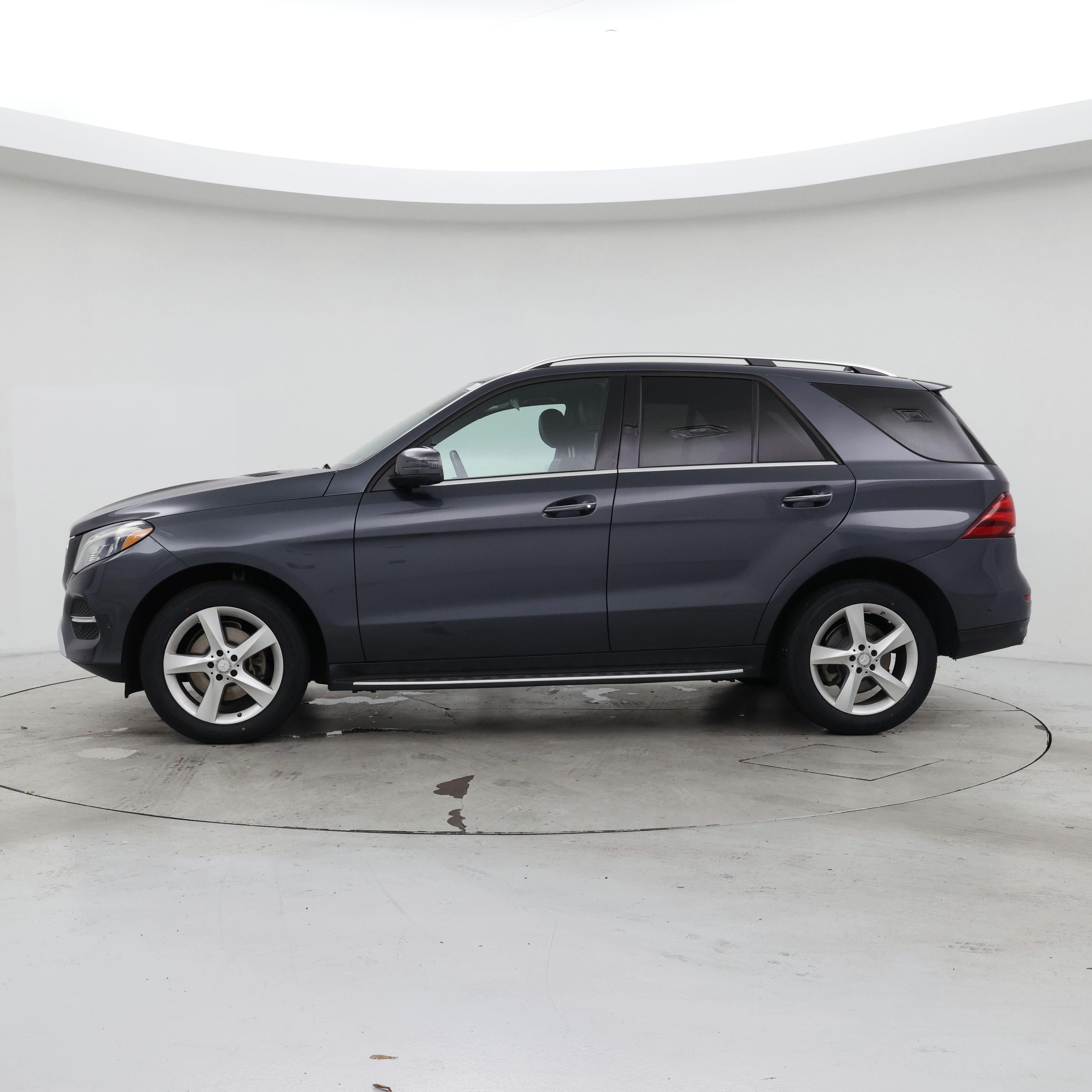 Thumbnail: 2016 Mercedes-Benz GLE - 3