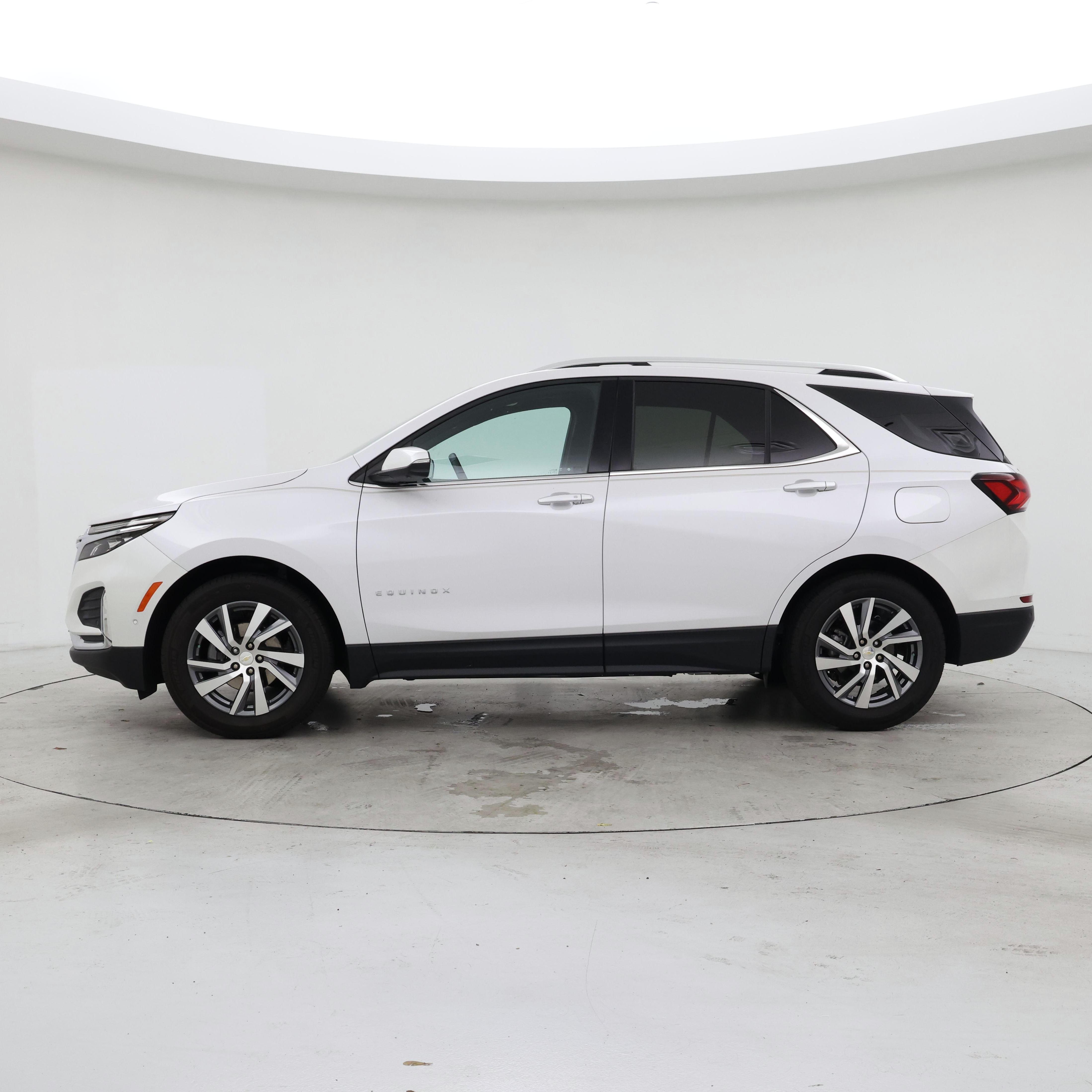 Thumbnail: 2024 Chevrolet Equinox - 3