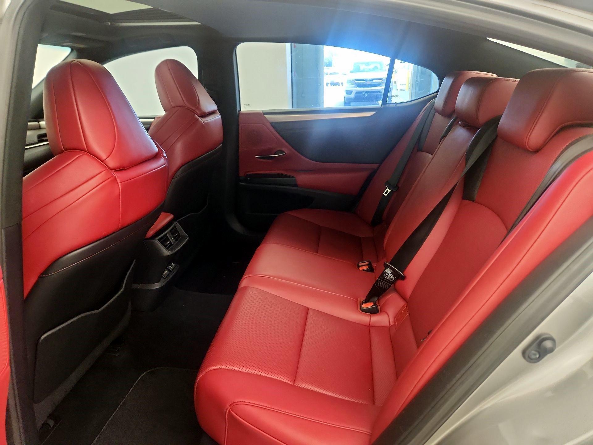 Thumbnail: 2020 Lexus ES - 17