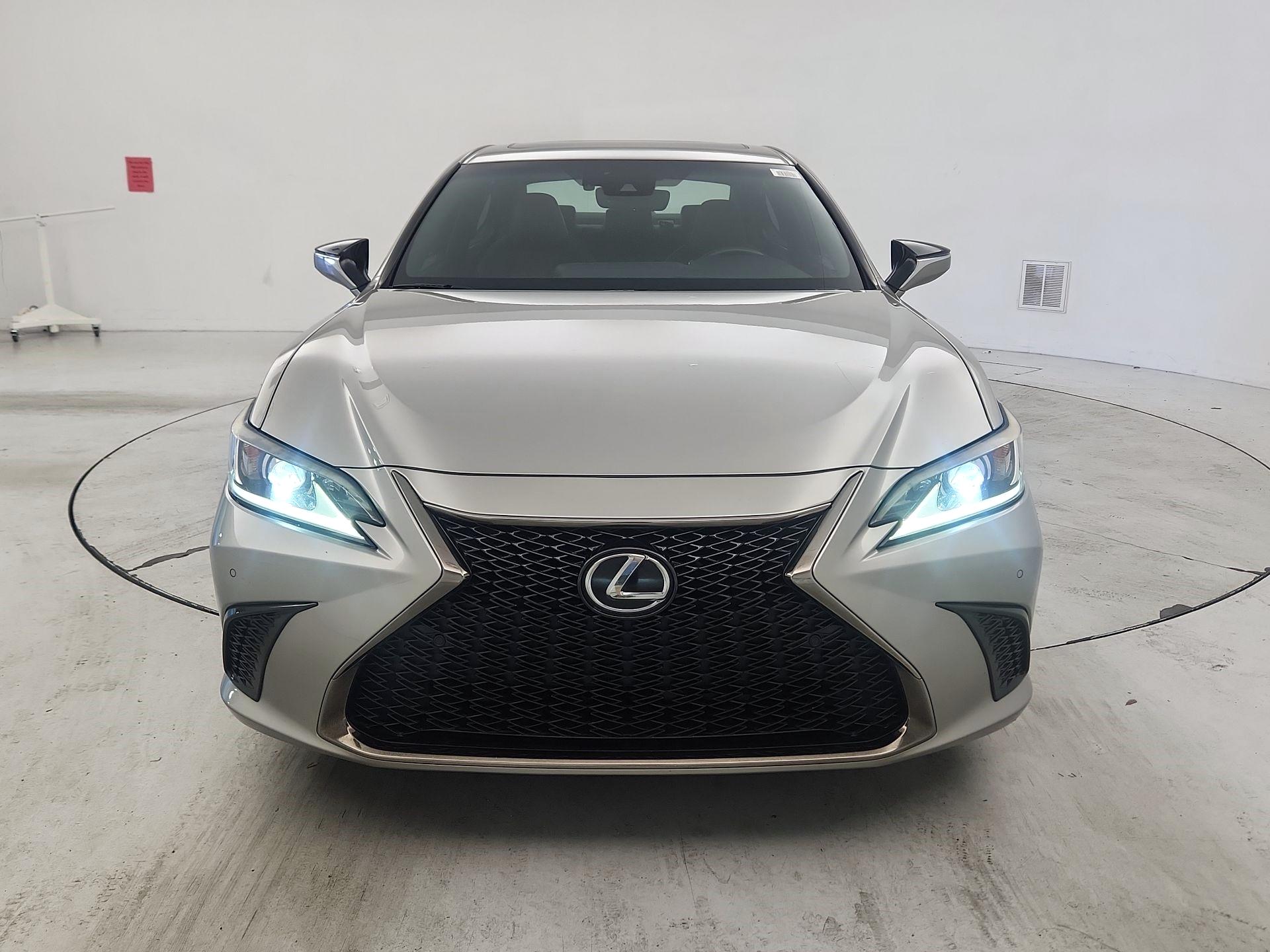 Thumbnail: 2020 Lexus ES - 2