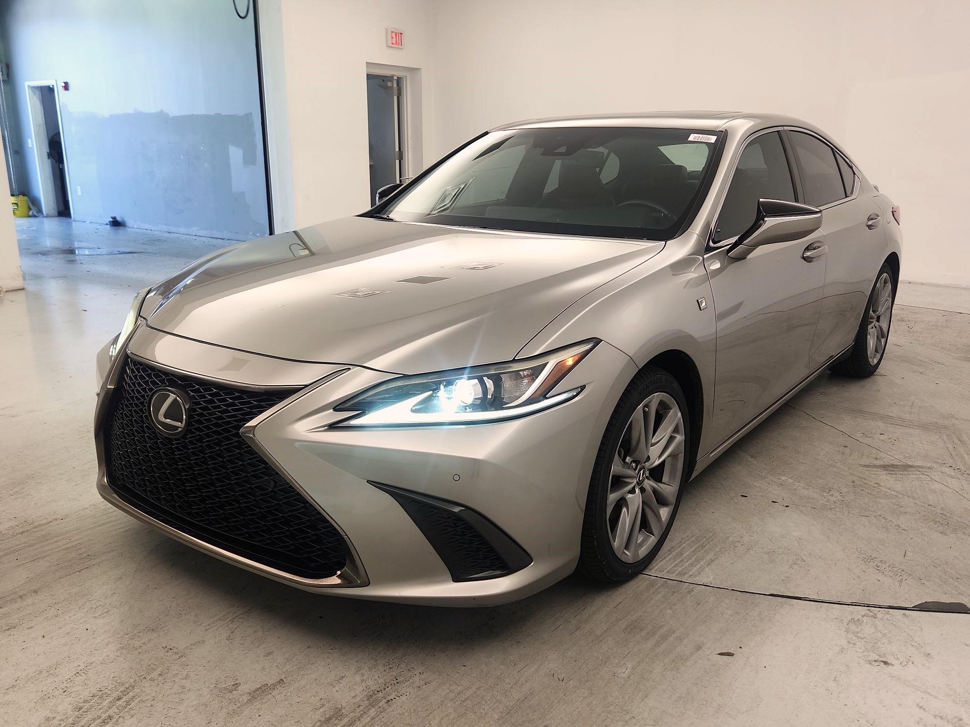 Thumbnail: 2020 Lexus ES - 3