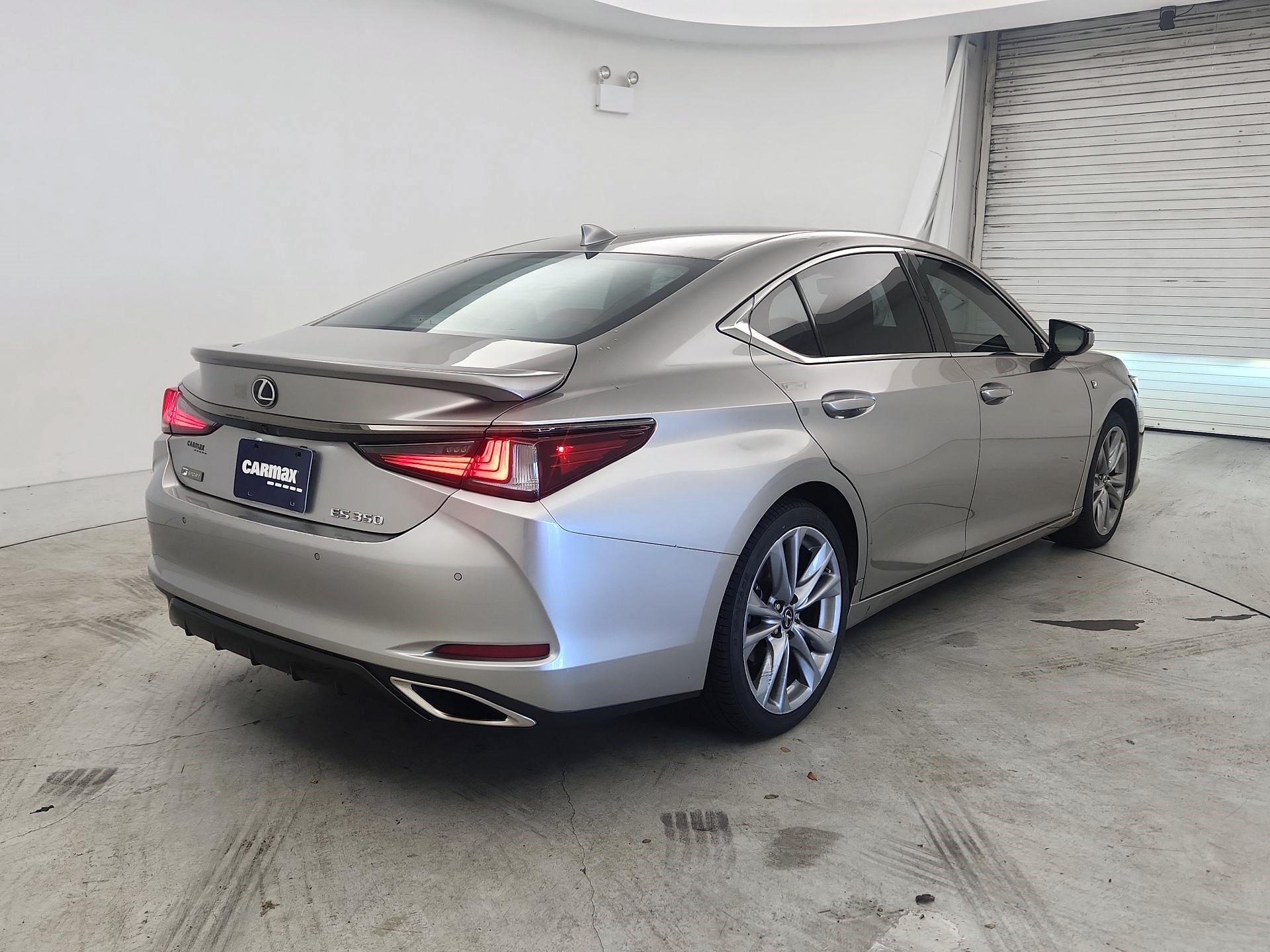 Thumbnail: 2020 Lexus ES - 5