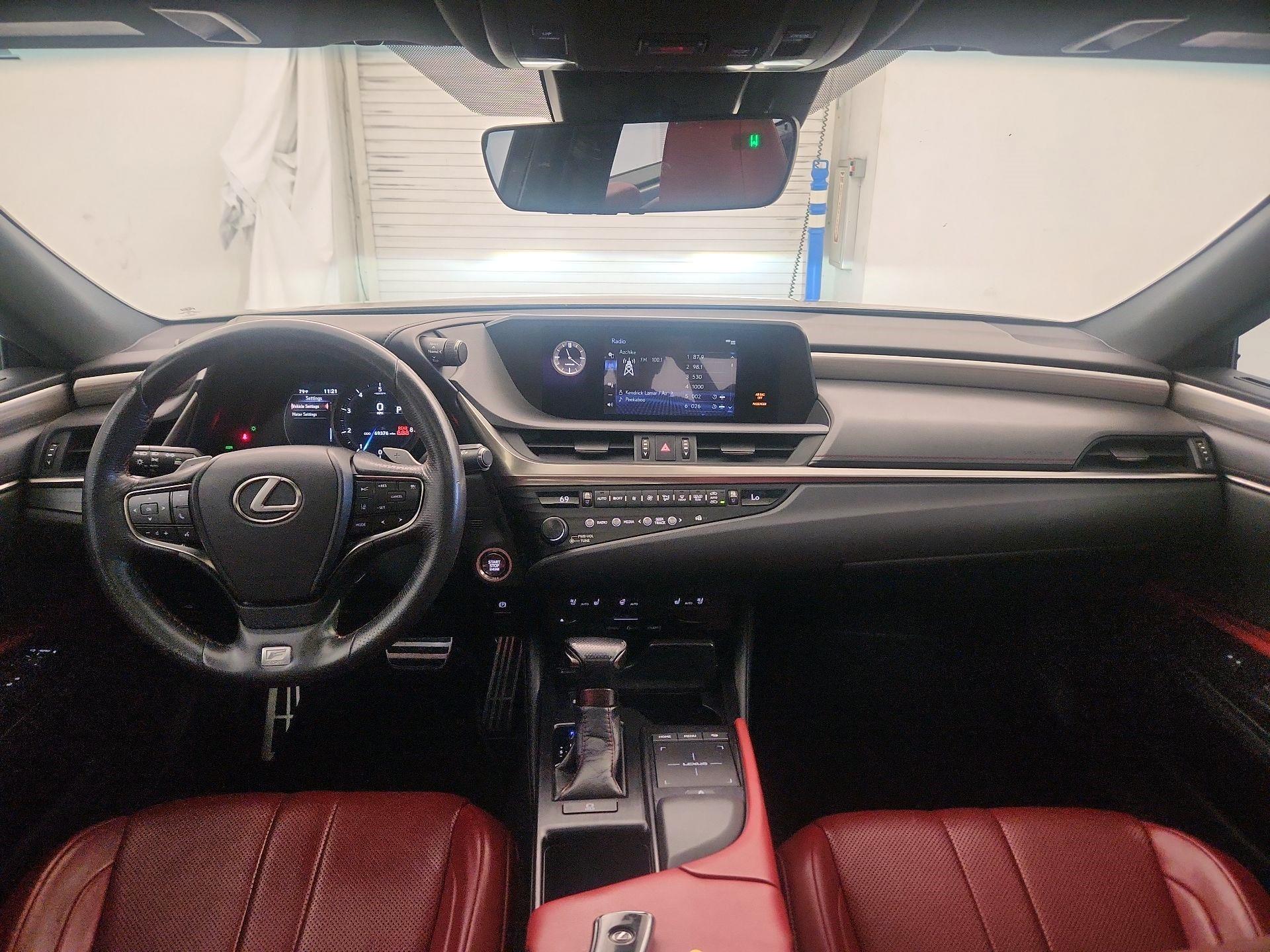 Thumbnail: 2020 Lexus ES - 8