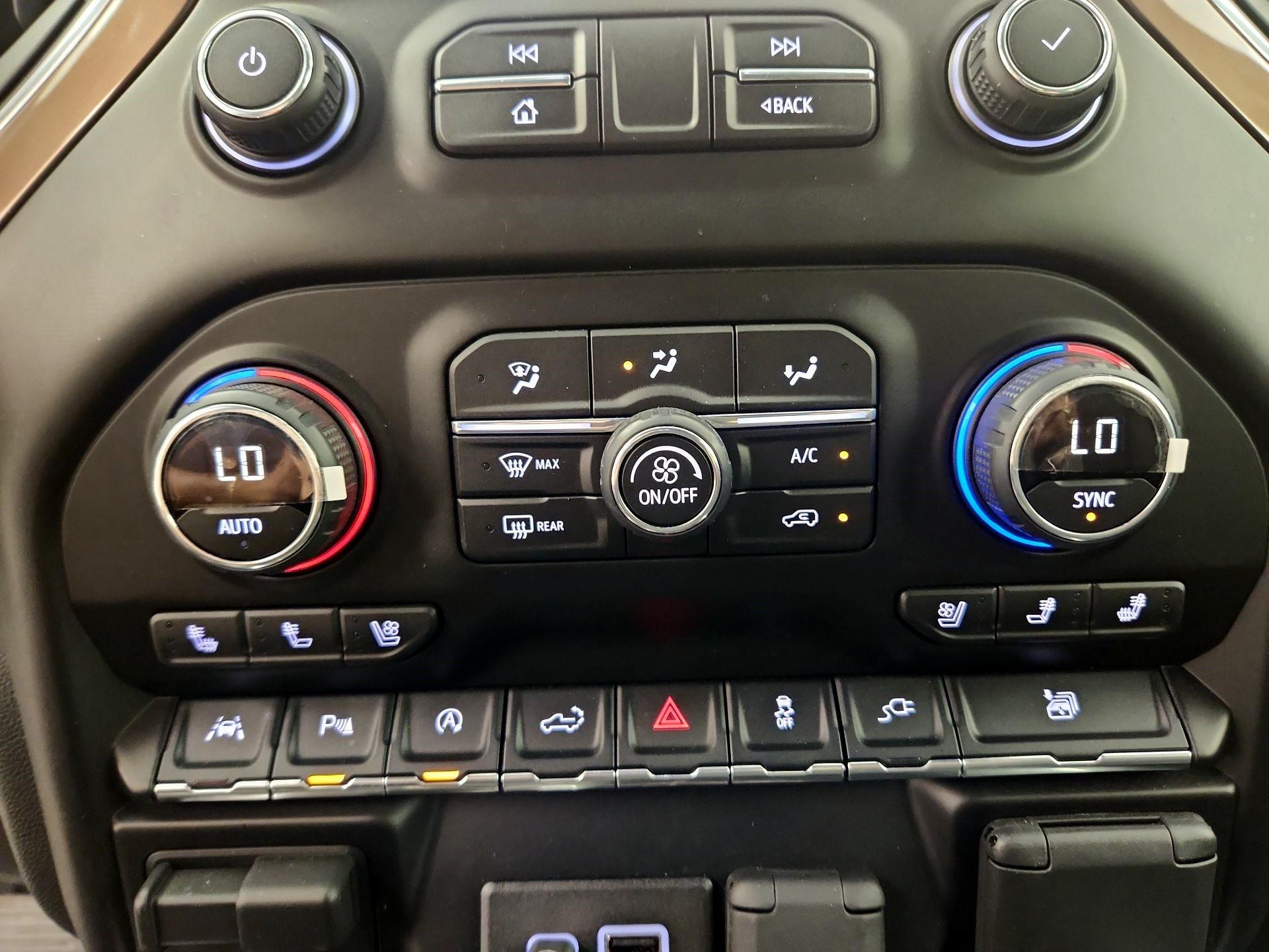 Thumbnail: 2019 Chevrolet Silverado 1500 - 16