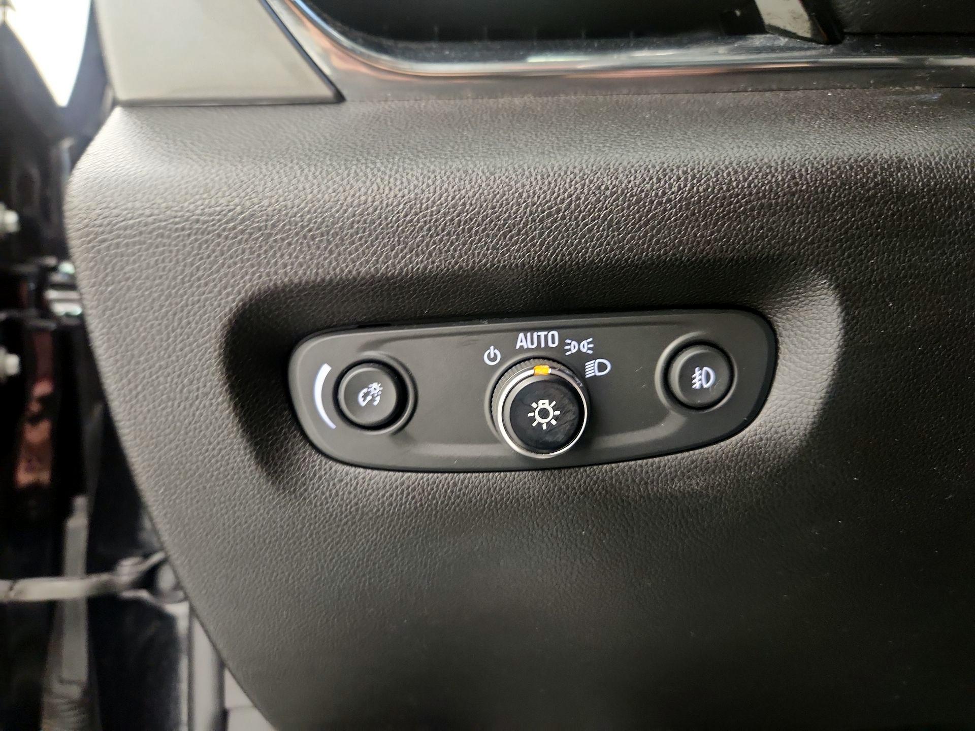 Thumbnail: 2021 Chevrolet Traverse - 13