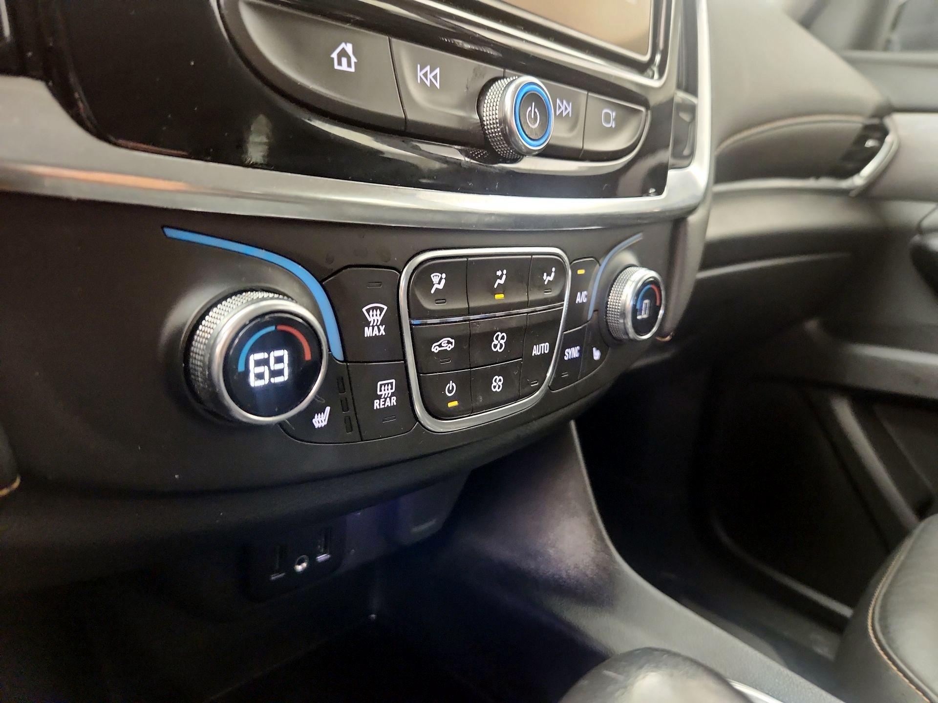 Thumbnail: 2021 Chevrolet Traverse - 16