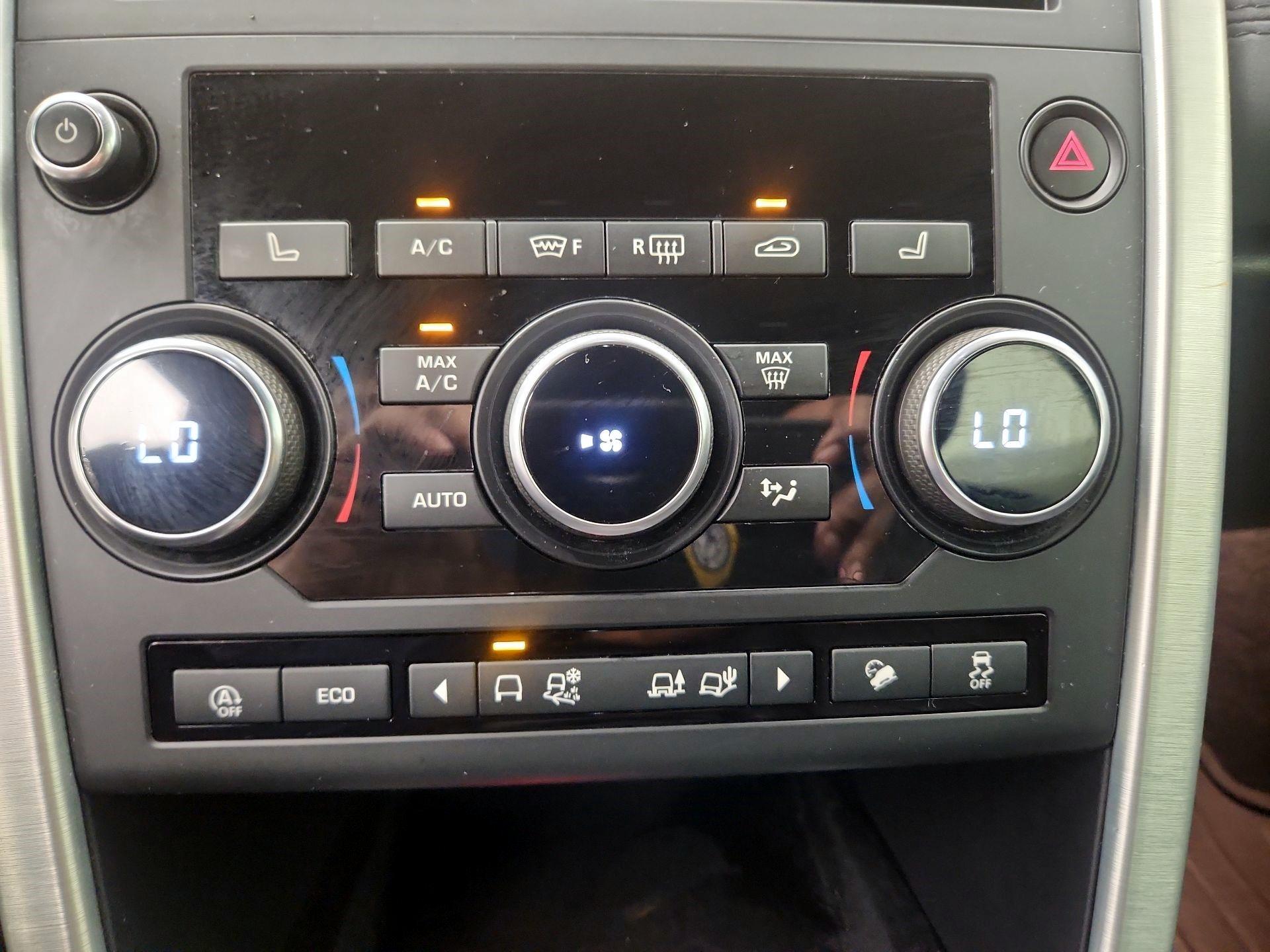Thumbnail: 2019 Land Rover Discovery Sport - 16