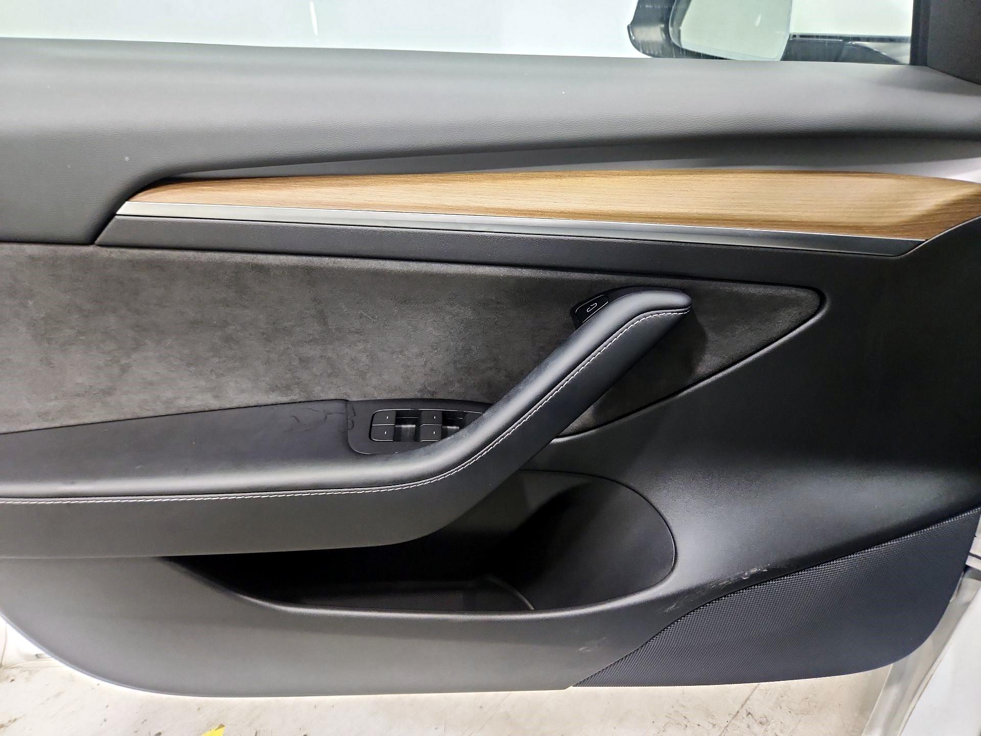 Thumbnail: 2021 Tesla Model 3 - 12
