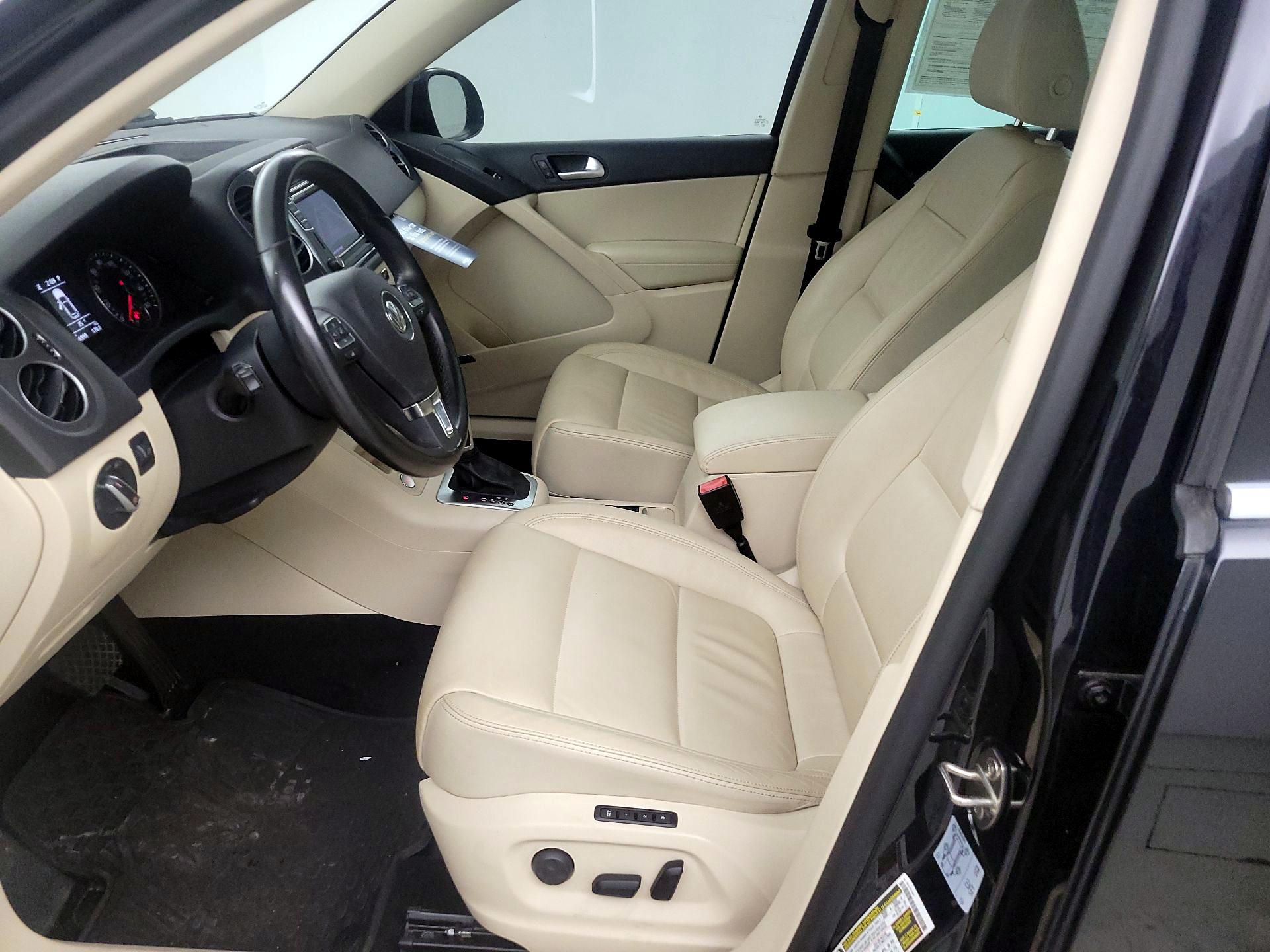 Thumbnail: 2016 Volkswagen Tiguan - 11