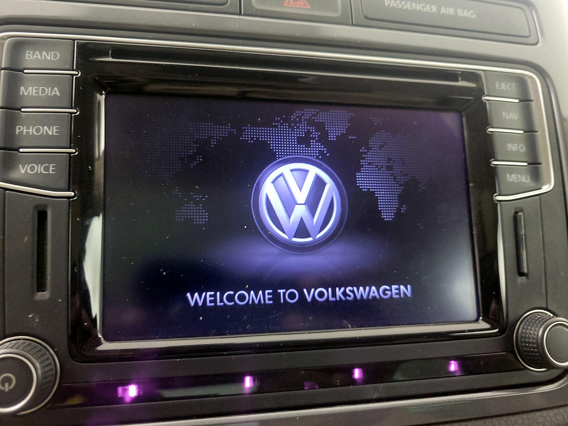 Thumbnail: 2016 Volkswagen Tiguan - 15