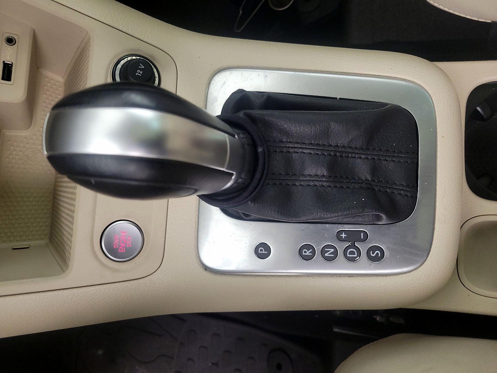 Thumbnail: 2016 Volkswagen Tiguan - 17