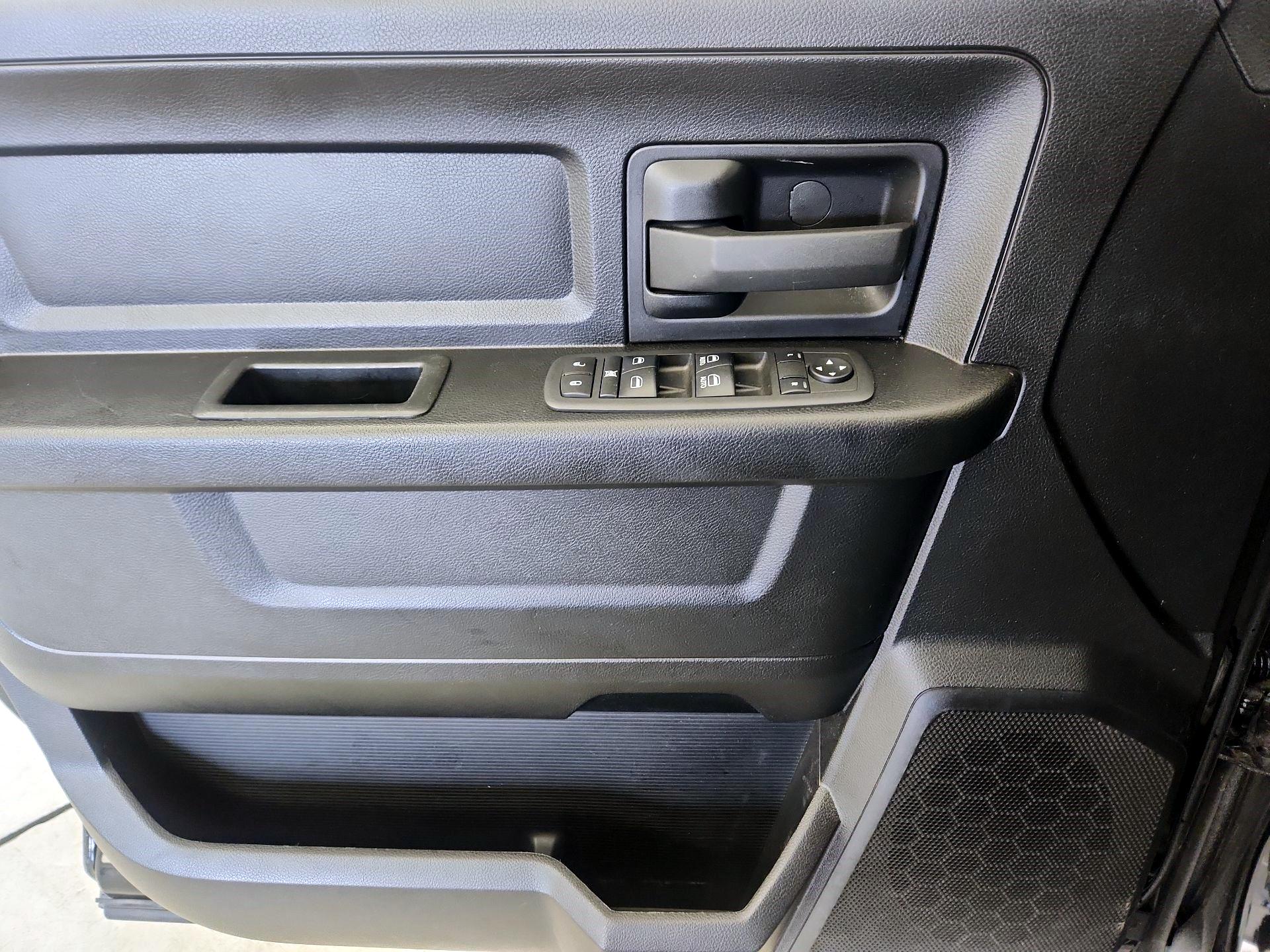 Thumbnail: 2021 RAM 1500 Classic - 12