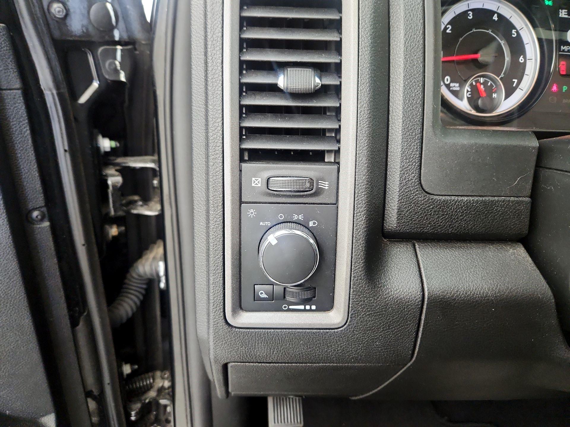 Thumbnail: 2021 RAM 1500 Classic - 13